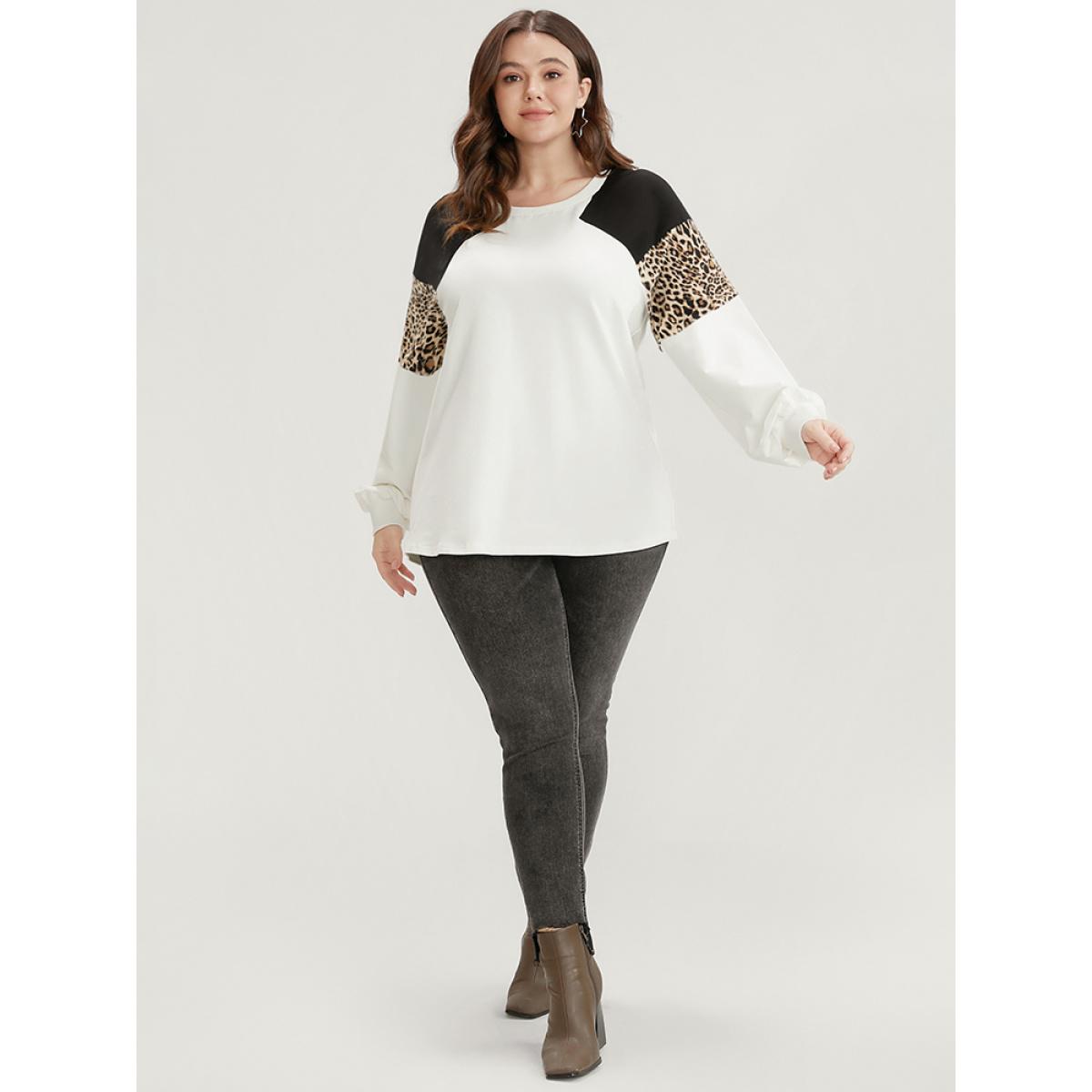 Plus Size Colorblock Contrast Round Neck Drop Shoulder Sweatshirt Women Ivory Casual Contrast Round Neck Dailywear Sweatshirts BloomChic 28/5X Product Image