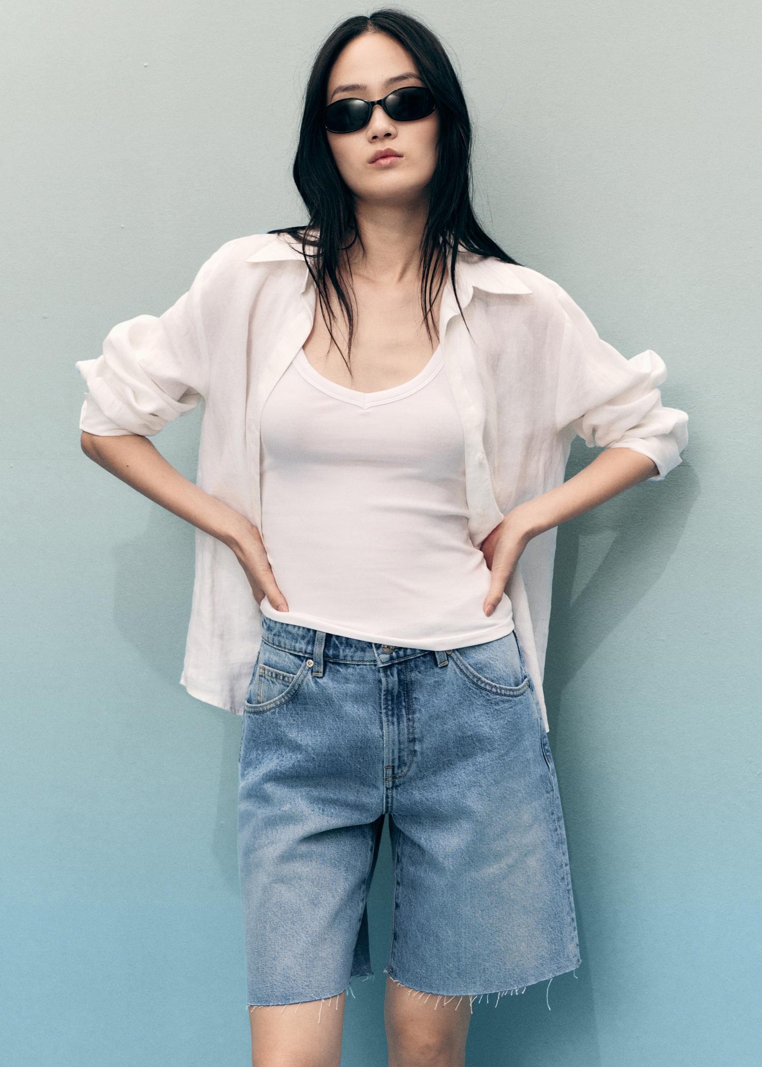 Frayed hem denim shorts - Women | MANGO USA Product Image