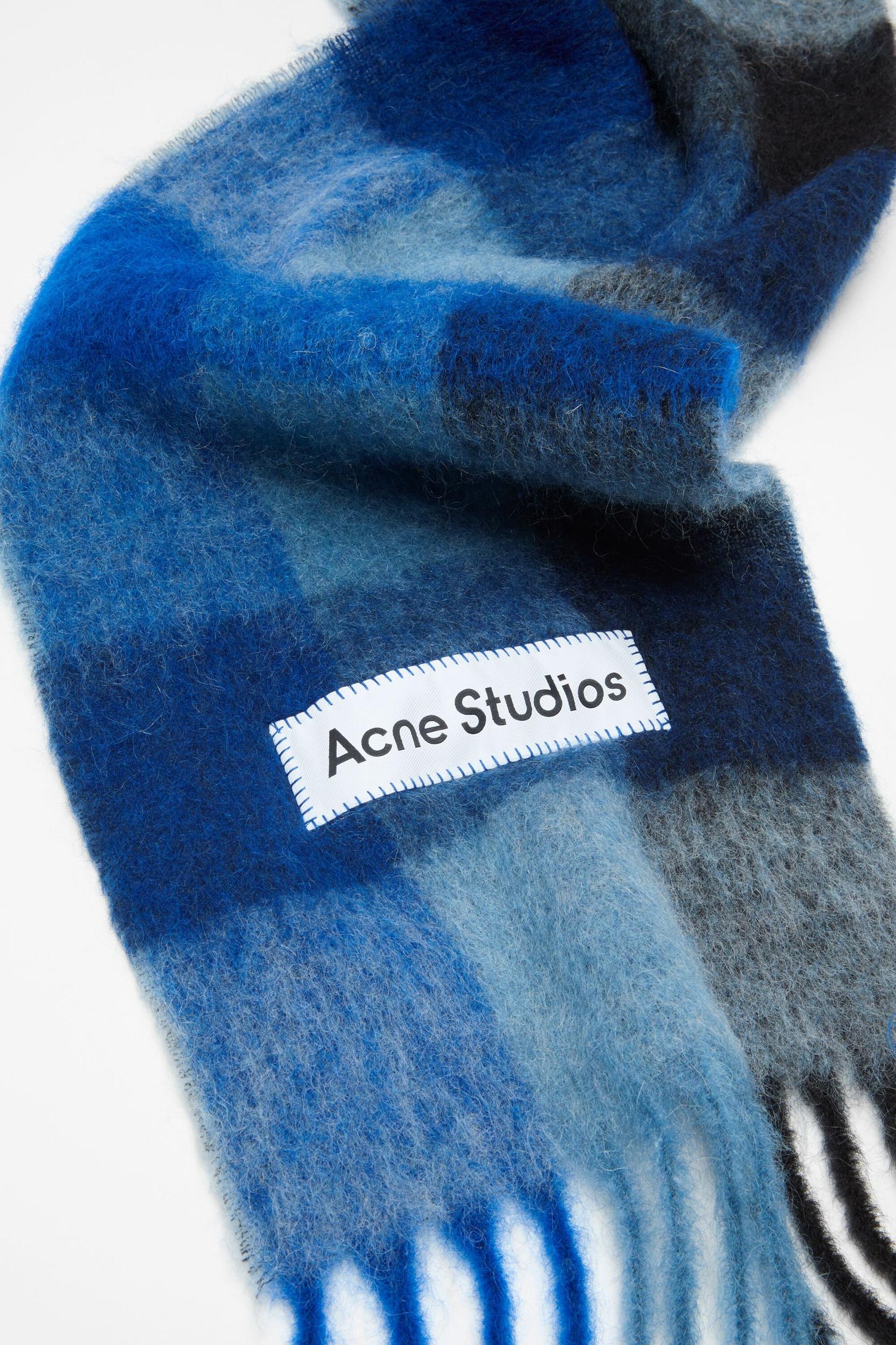 Mohair checked scarf Product Image