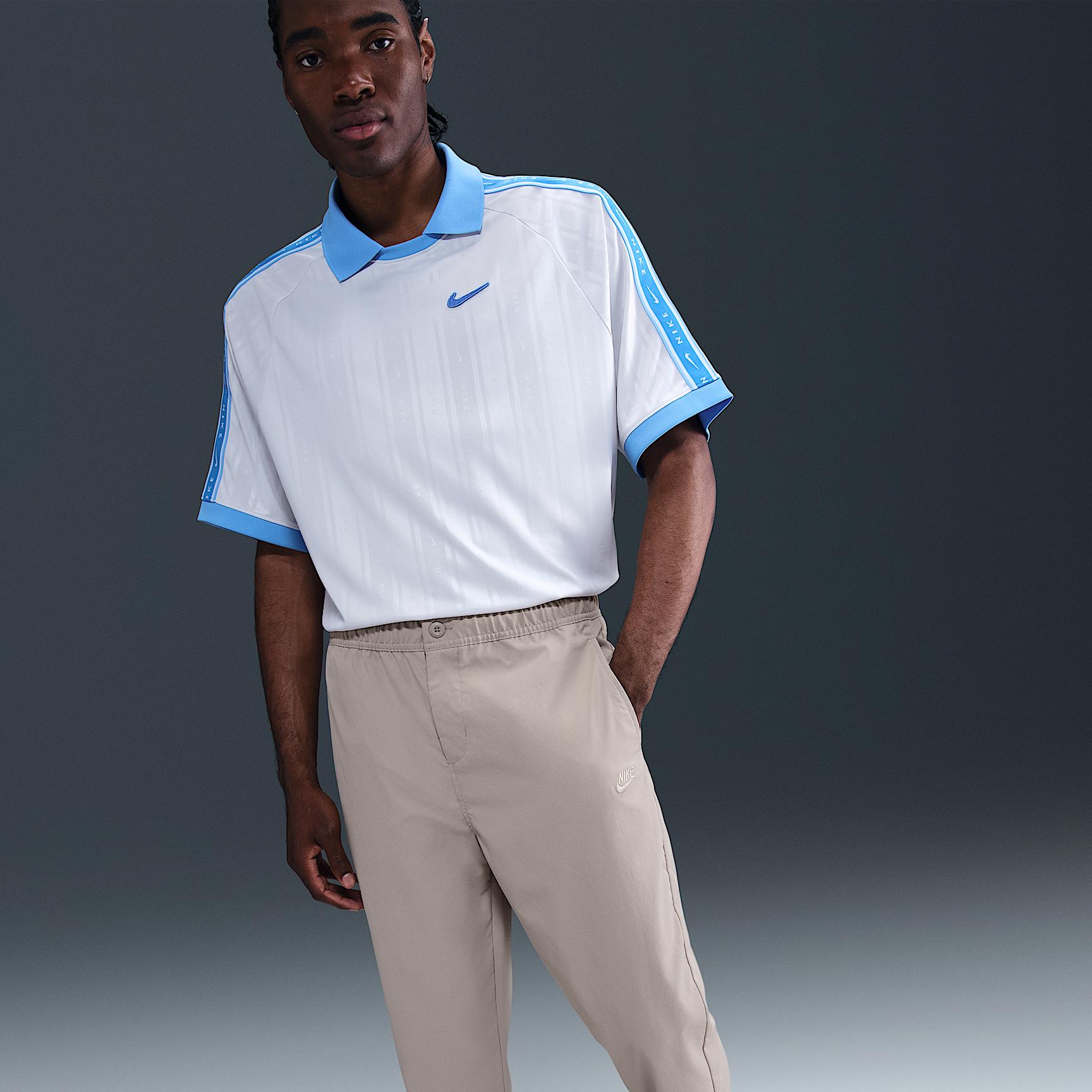 Nike Men's Club Woven Tapered Pants Product Image