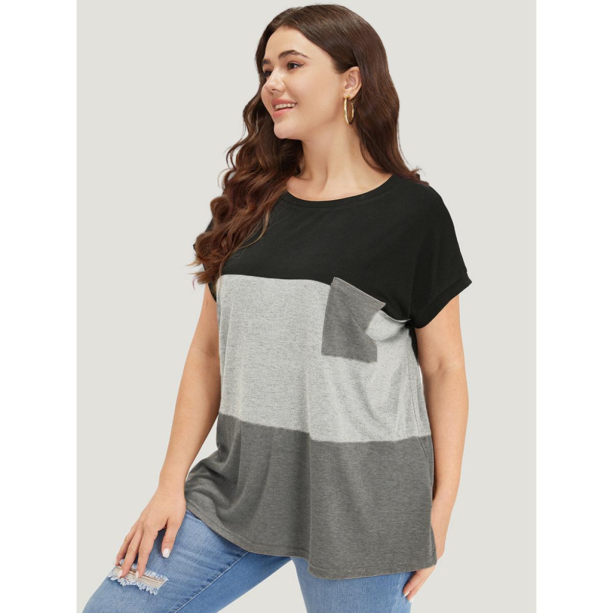 Plus Size Colorblock Contrast Patched Pocket Batwing Sleeve T-shirt Gray Women Casual Contrast Colorblock Round Neck Dailywear T-shirts BloomChic 30/6X Product Image