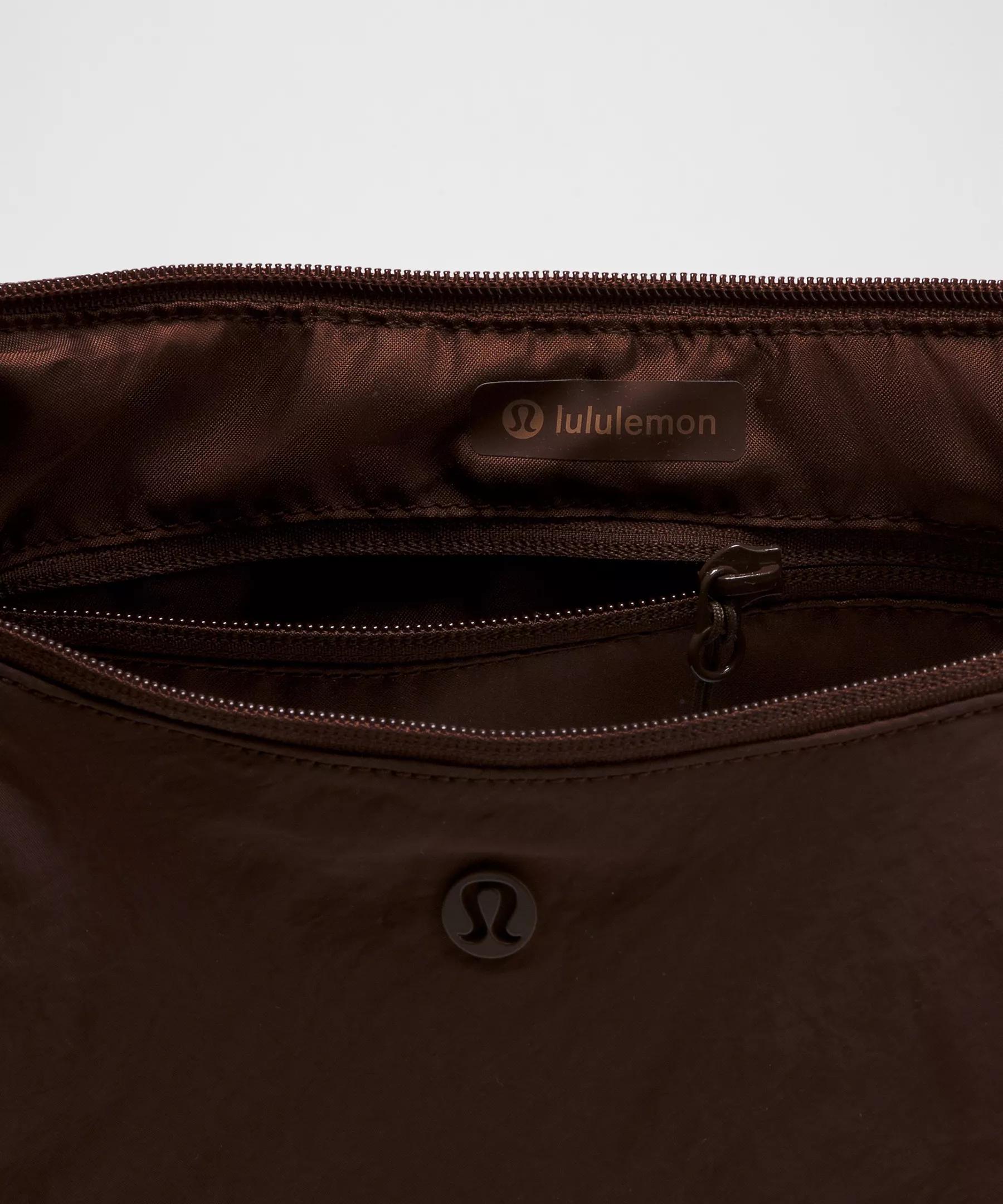 Slouchy Sling Bag 6L Product Image