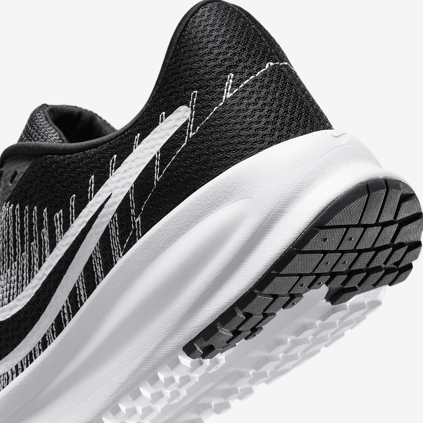 Nike Men's Run Defy Road Running Shoes Product Image
