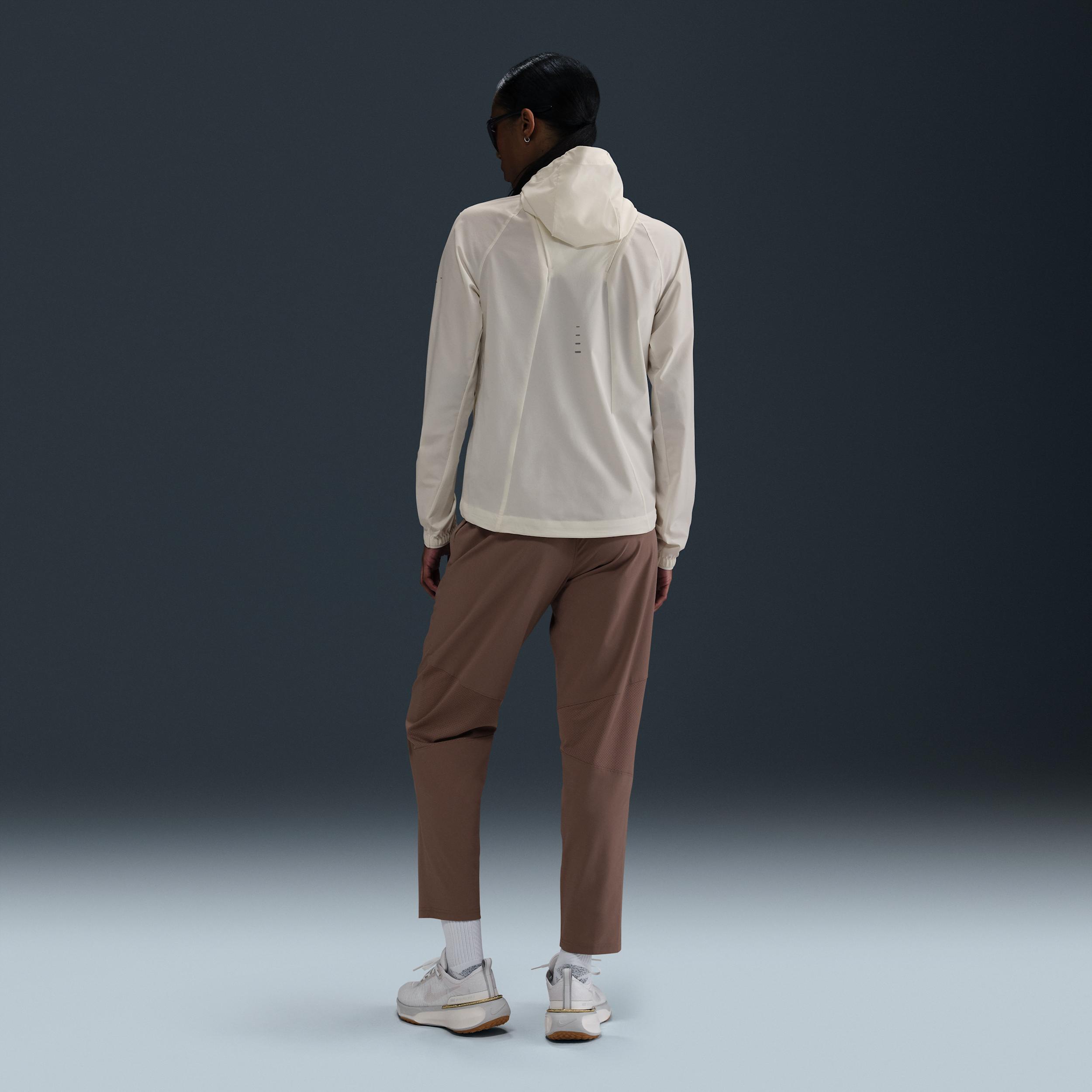 Nike Womens Swift Repel Packable Running Jacket | HQ0650-010 Product Image