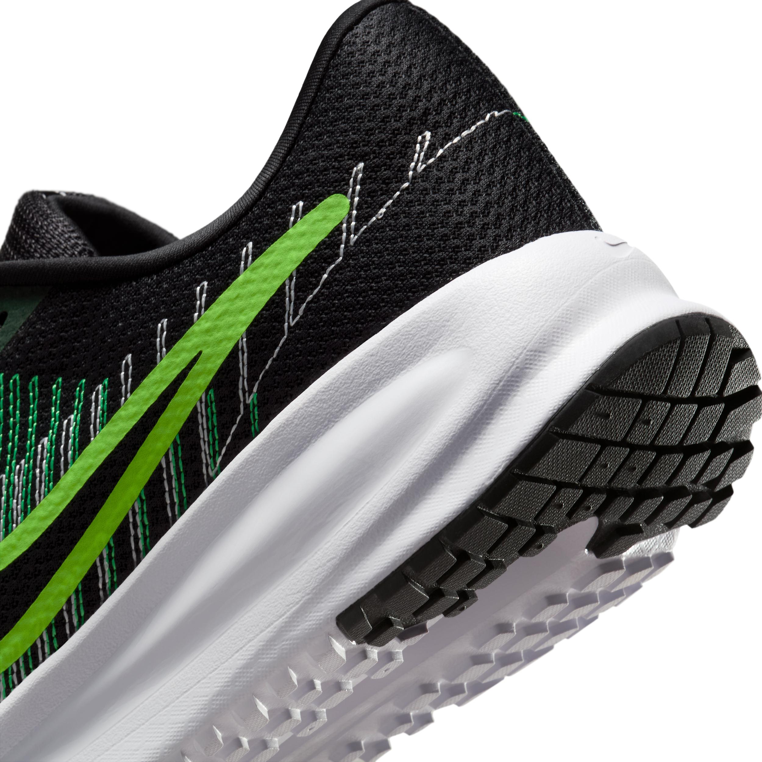 Nike Men's Run Defy Road Running Shoes Product Image