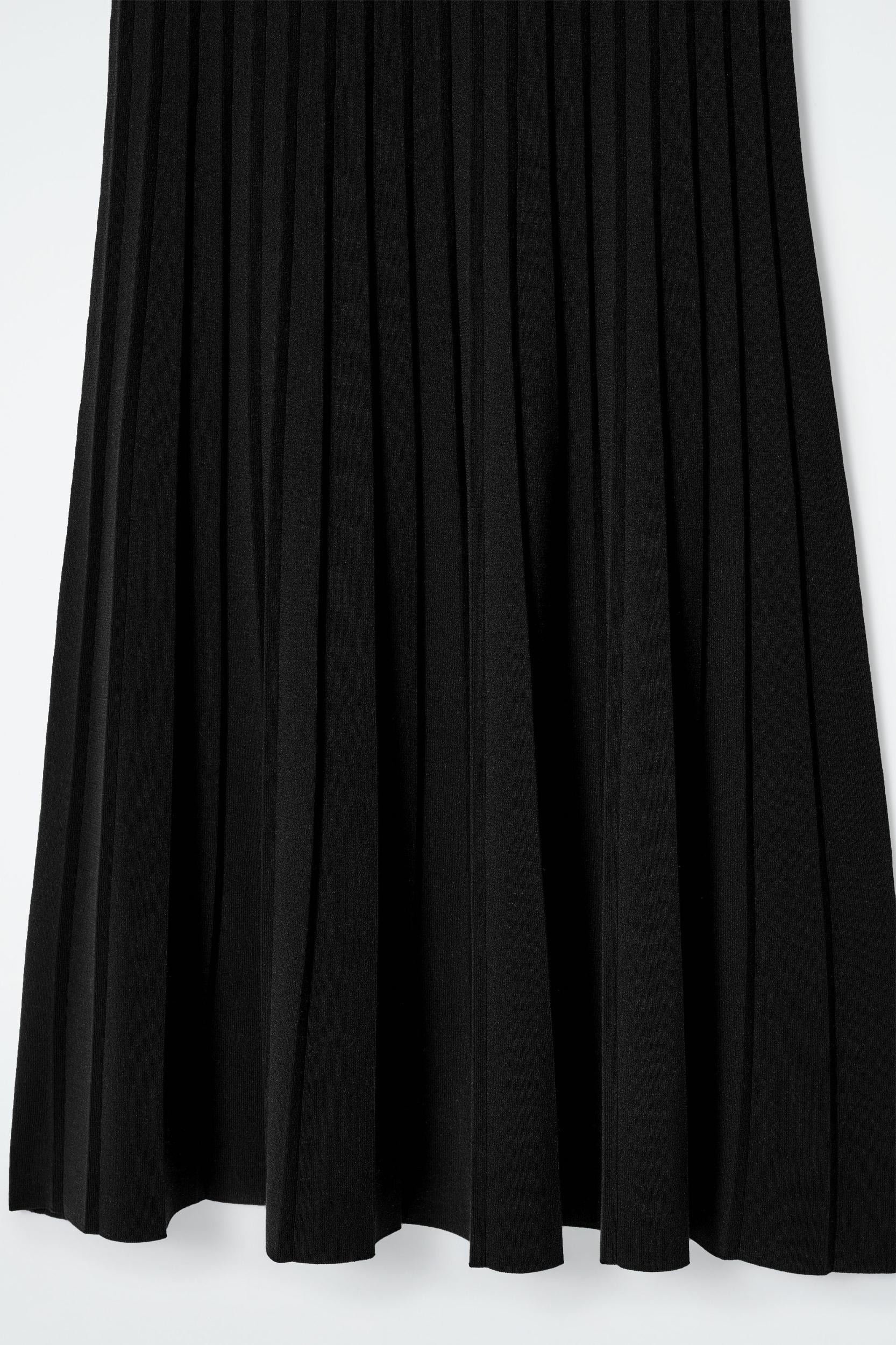 KNITTED PLEATED MAXI DRESS Product Image