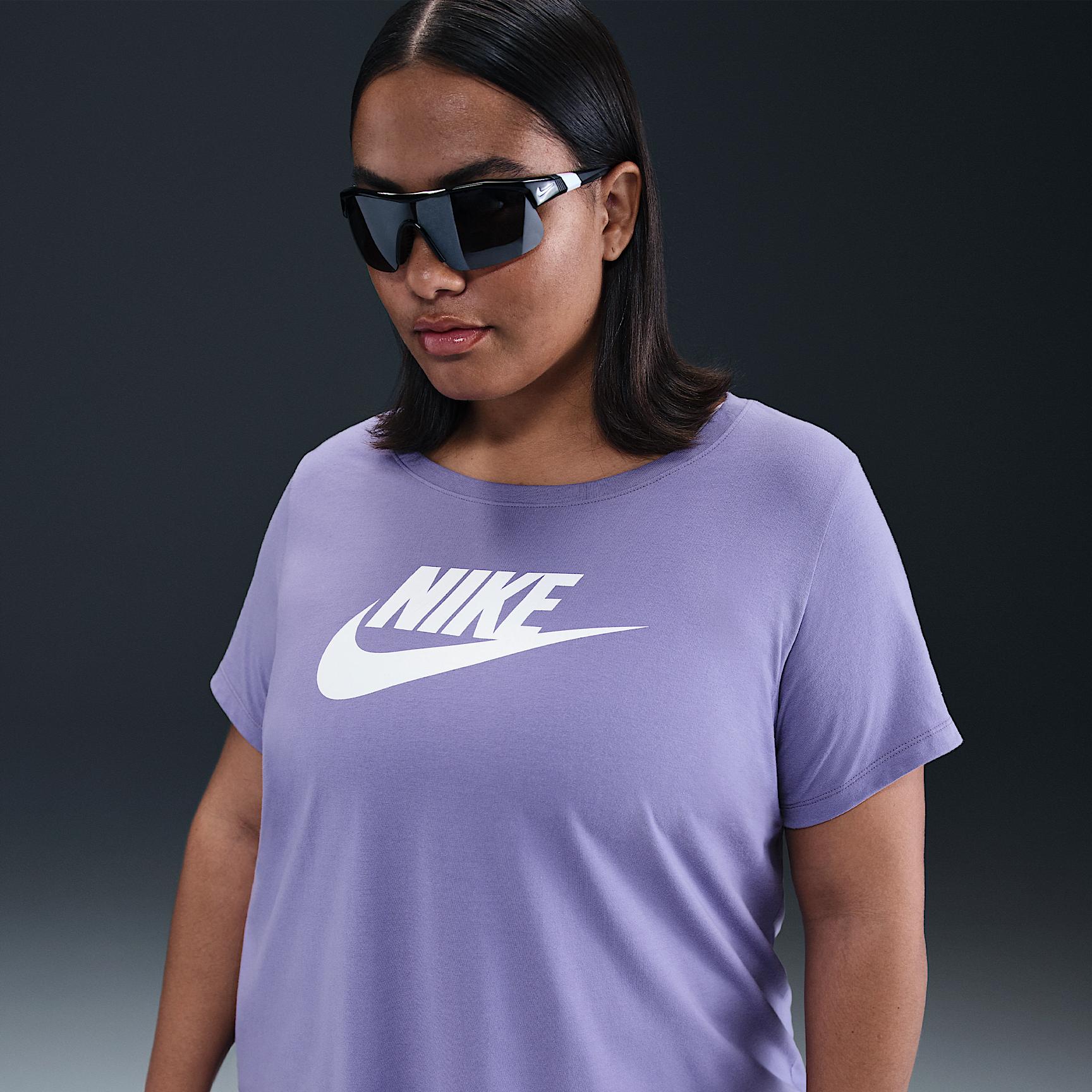 Nike Sportswear Essentials Women's Logo T-Shirt (Plus Size) Product Image