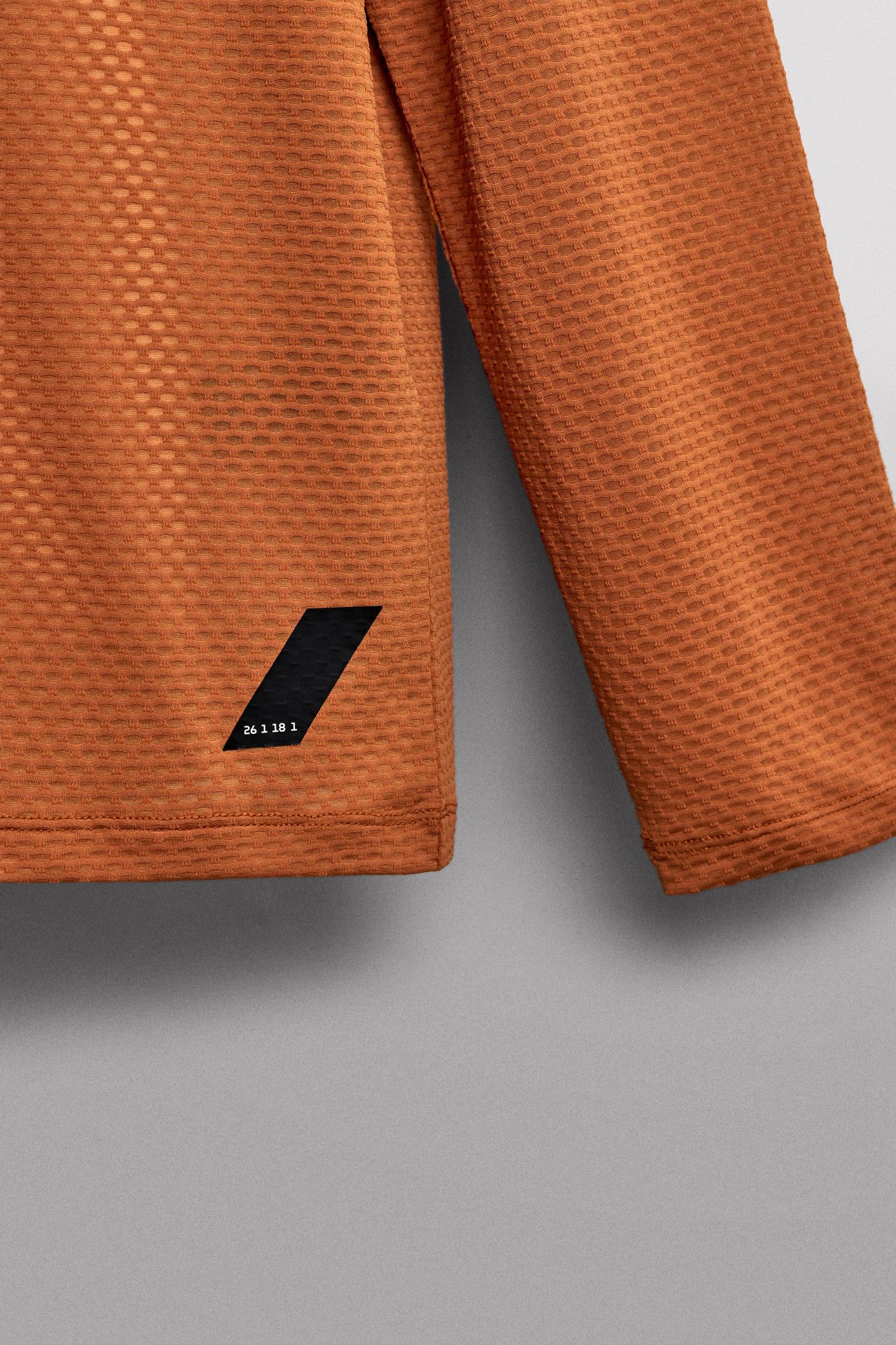 LONG SLEEVE GRAVEL TECHNICAL TEXTURED WEAVE T-SHIRT Product Image