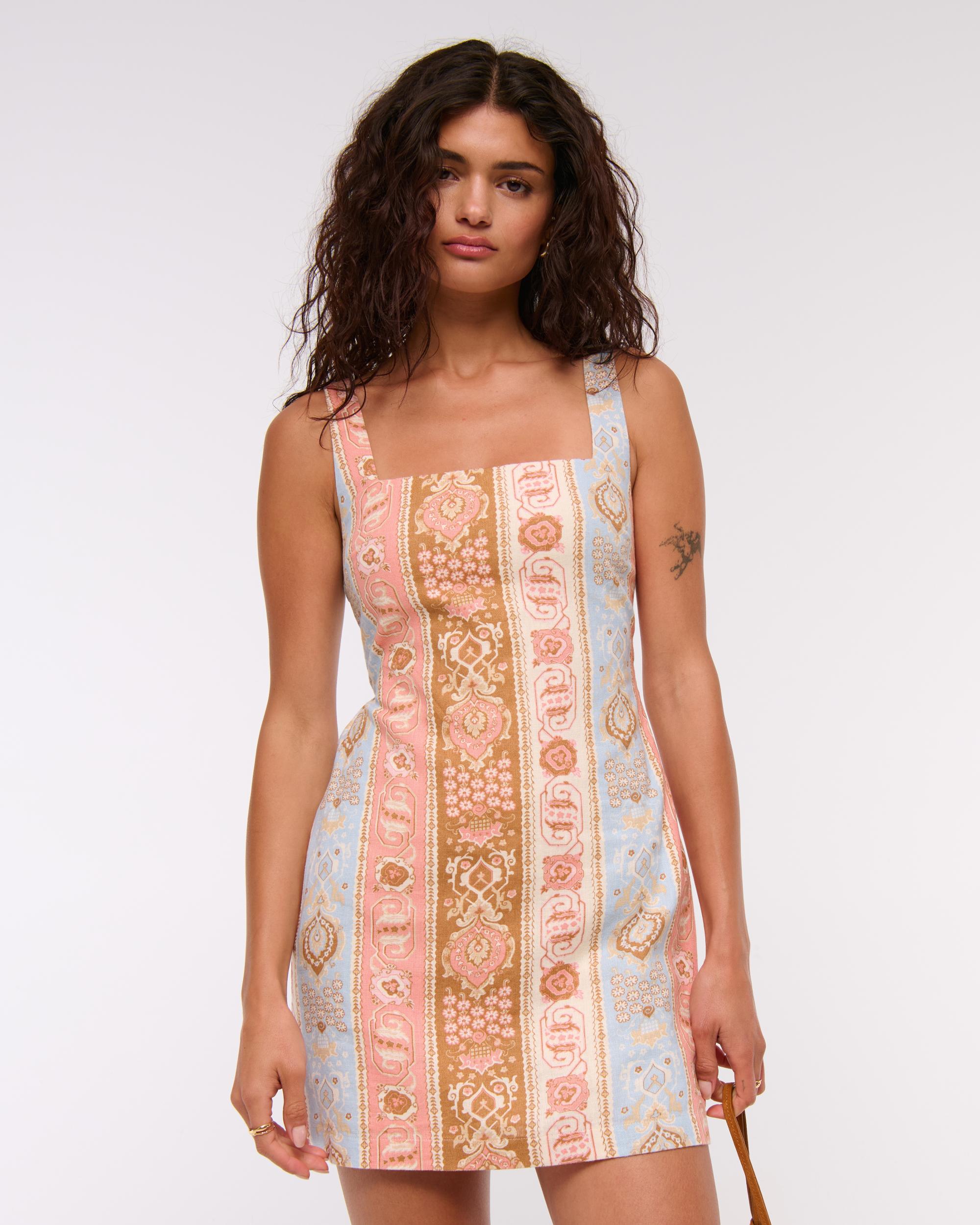 The A&F Scarlett Squareneck Linen-Blend Skort Product Image