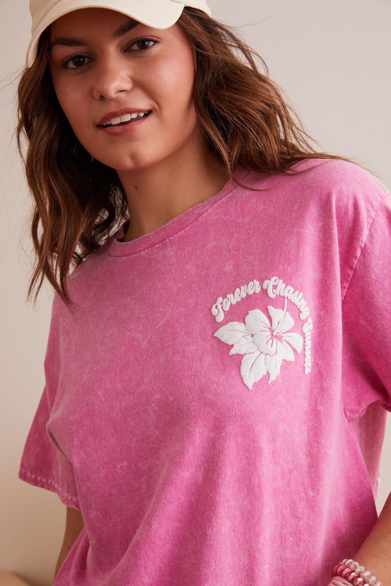 Chasing Sunsets Graphic Tee Product Image