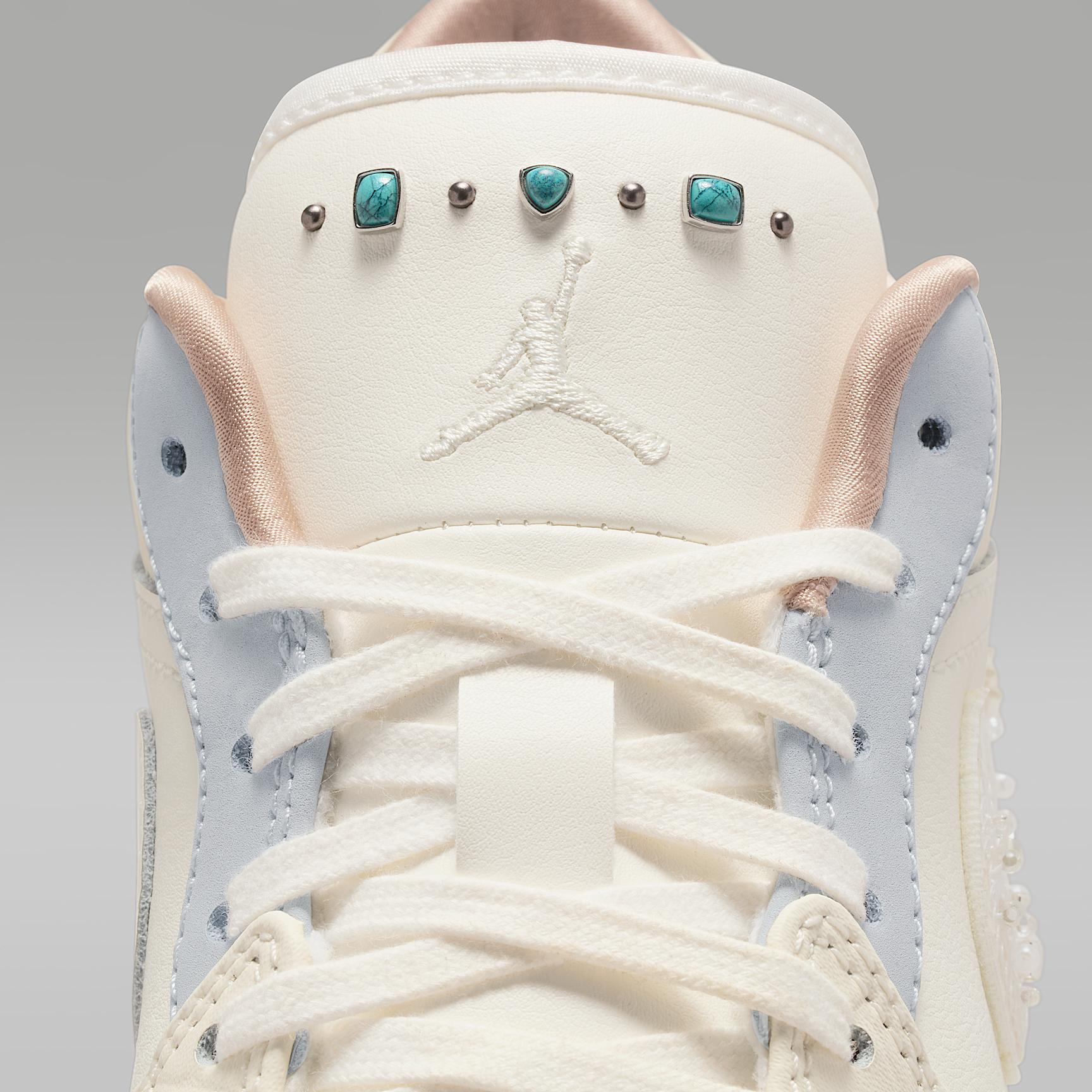 Womens Air Jordan 1 Low Shoes | IH7323-100 Product Image