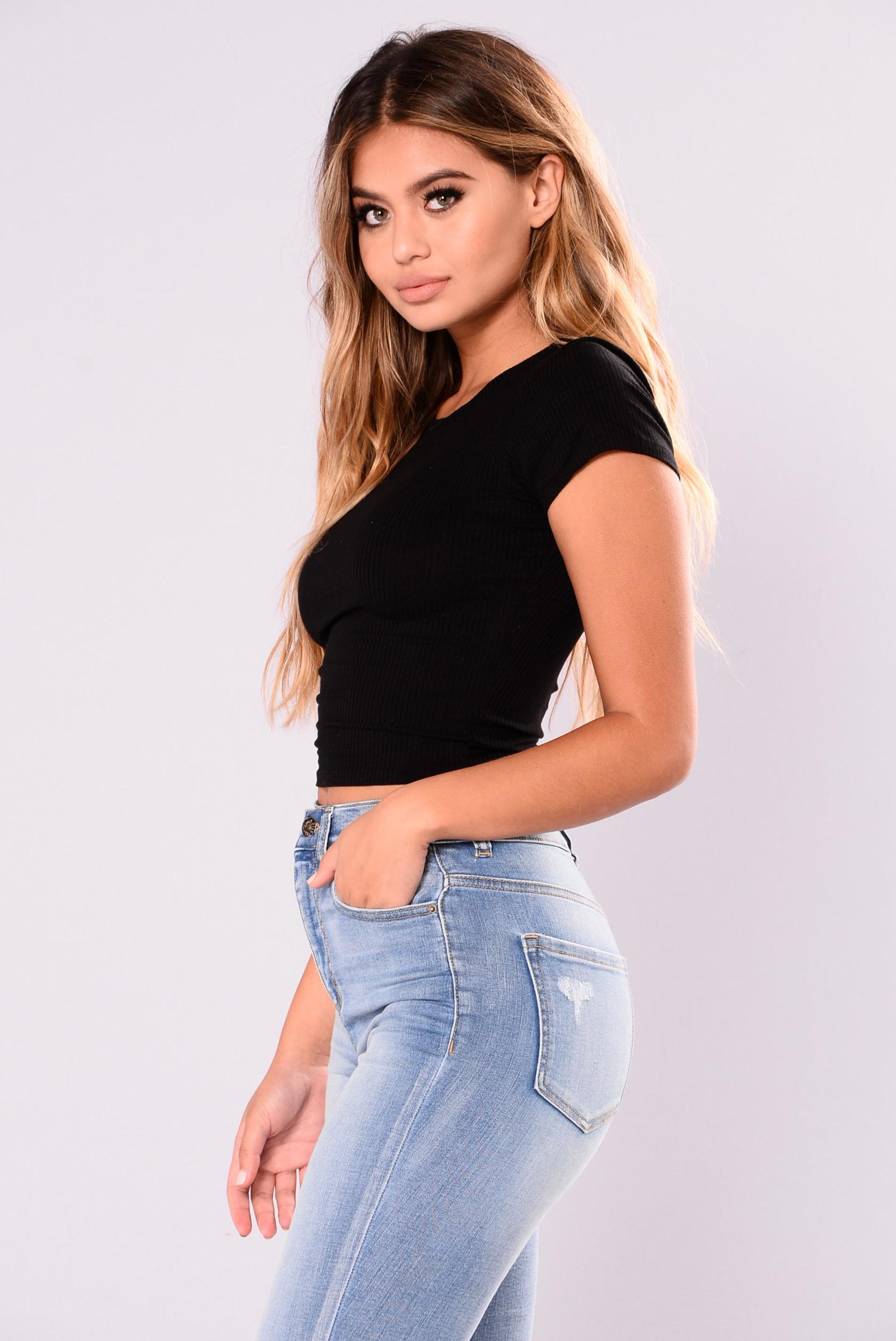 Jaclyn Crop Top - Black Product Image