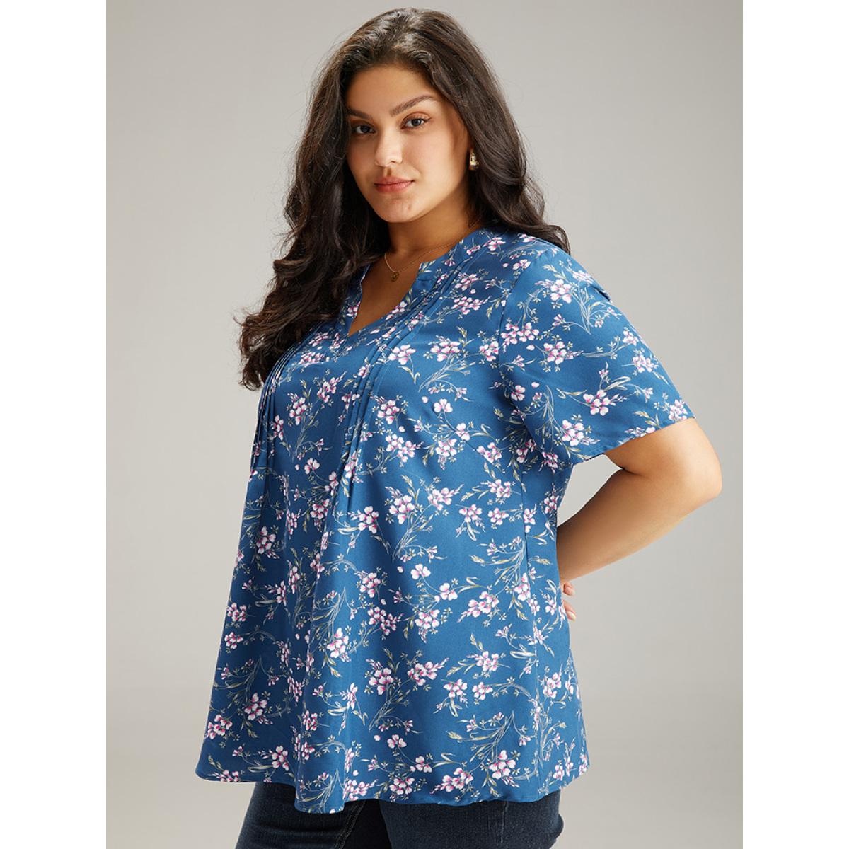 Plus Size Aegean Floral Print Notched Pleated Detail Blouse Women Elegant Short sleeve Notched collar Dailywear Blouses BloomChic 18-20/2X Product Image