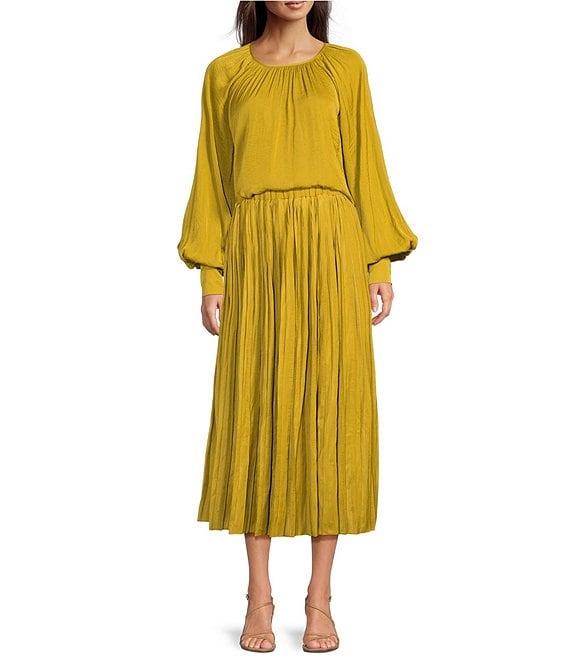 Gibson & Latimer Coordinating Woven Moonshadow Ruched Crew Neck Long Sleeve Cuffed Blouse Product Image