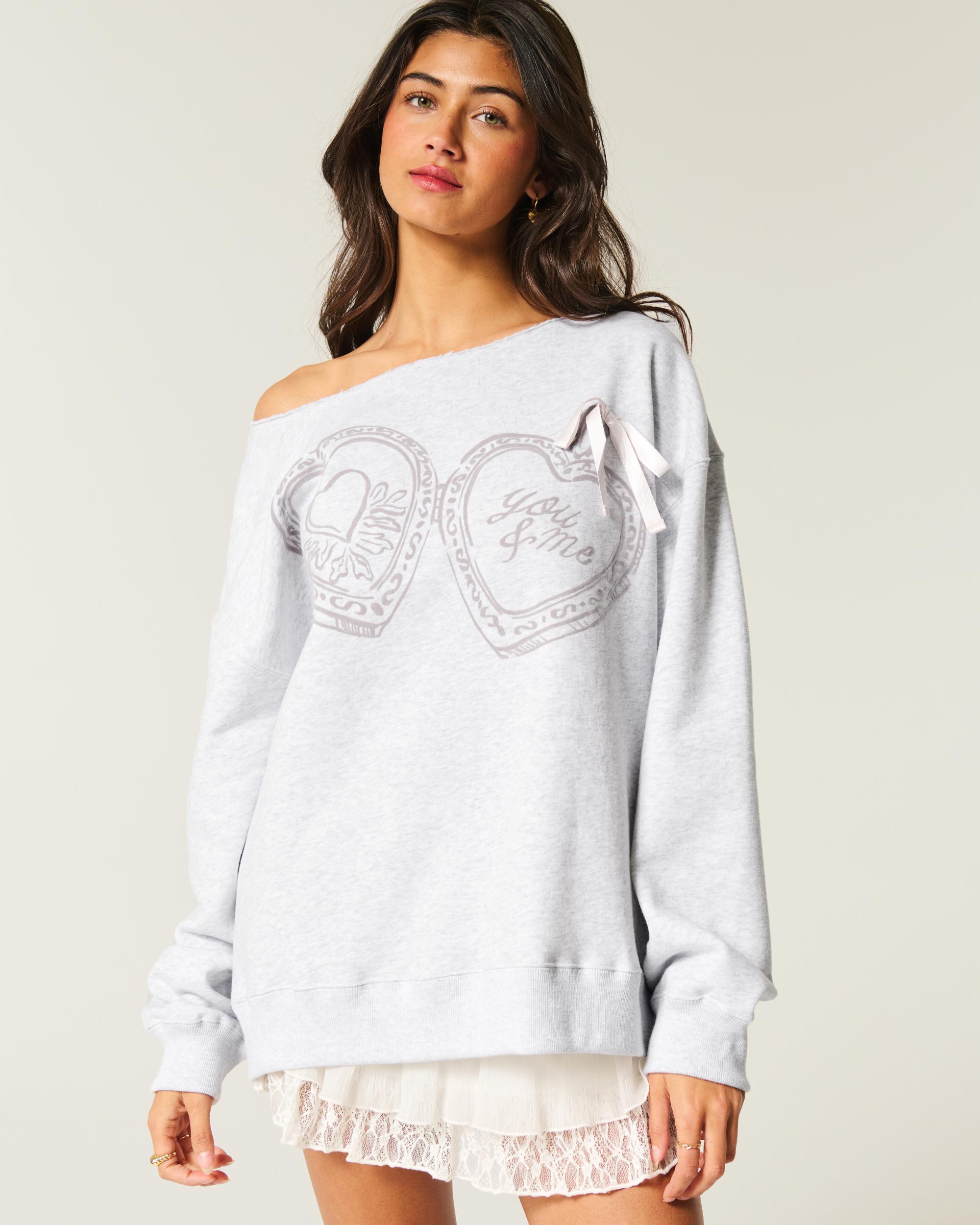 Oversized Off-the-Shoulder Heart Graphic Sweatshirt Product Image