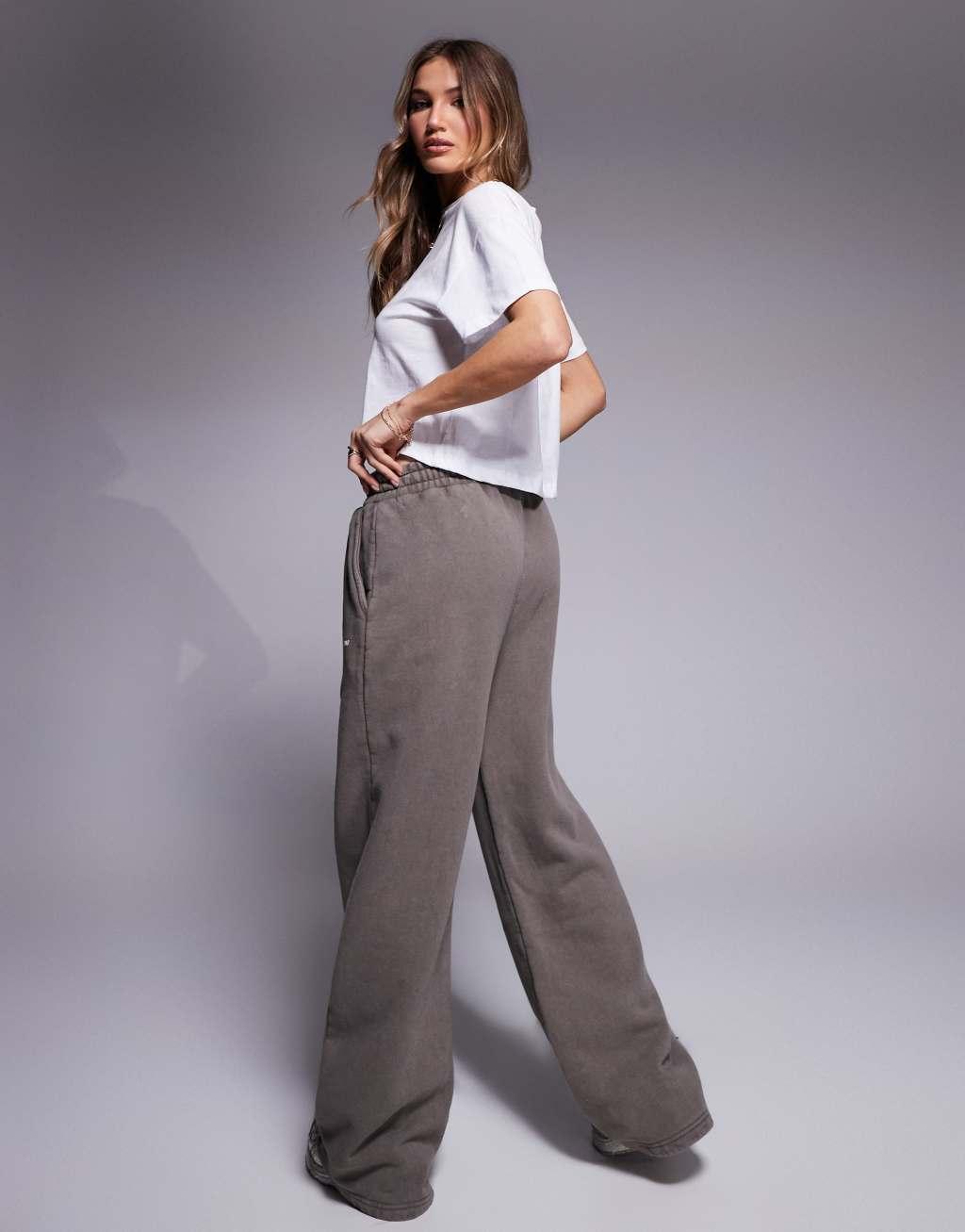 Good For Nothing core wide fit sweatpants in beige Product Image