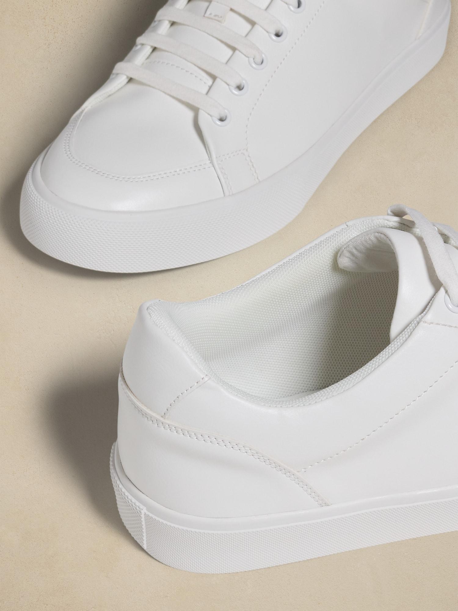 Pieced Toe Detail Lace-Up Casual Sneaker Product Image