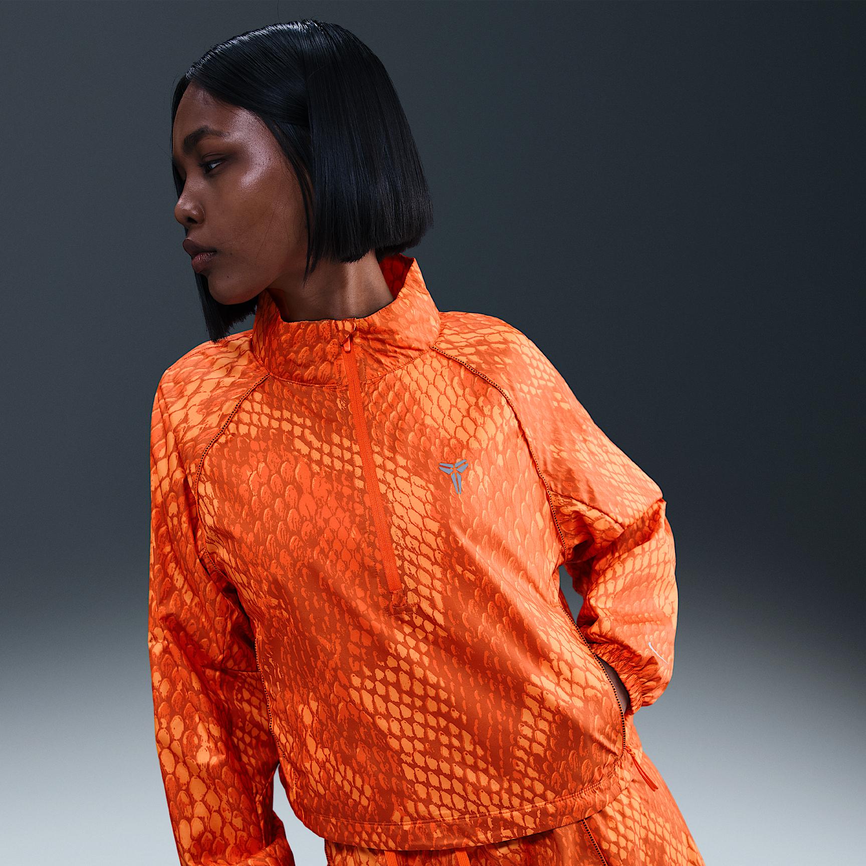 Nike Womens Kobe Lightweight Woven Jacket | IB2718-819 Product Image