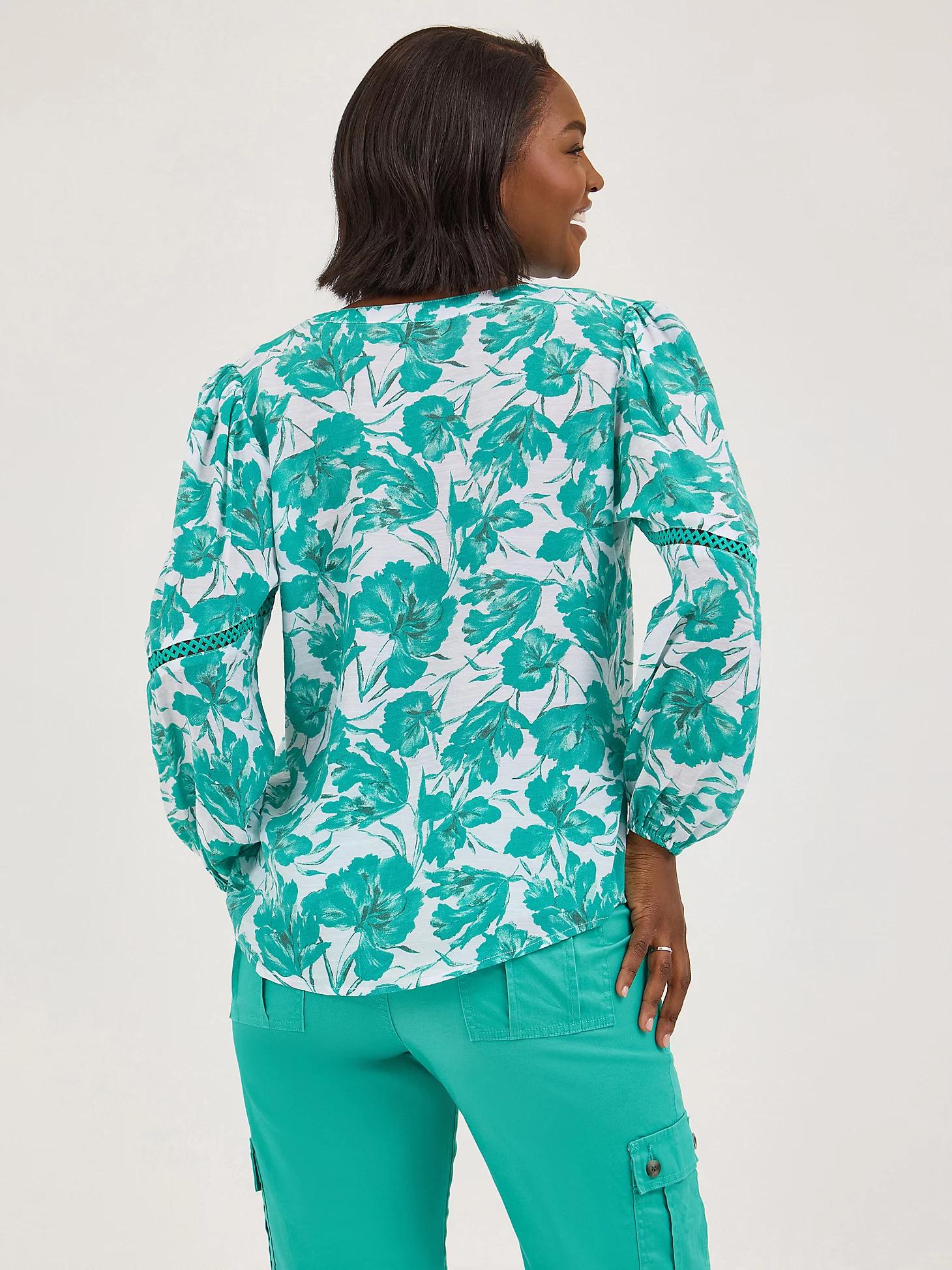 Women's Long Sleeve V-Neck Print Blouse | Women's Tops & Tees | Lee® Product Image