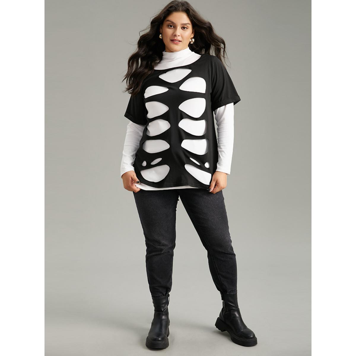 Plus Size Halloween Solid Distressed T-shirt Black Women Casual Plain Plain Keyhole Cut-Out Festival-Halloween T-shirts BloomChic 26/4X Product Image