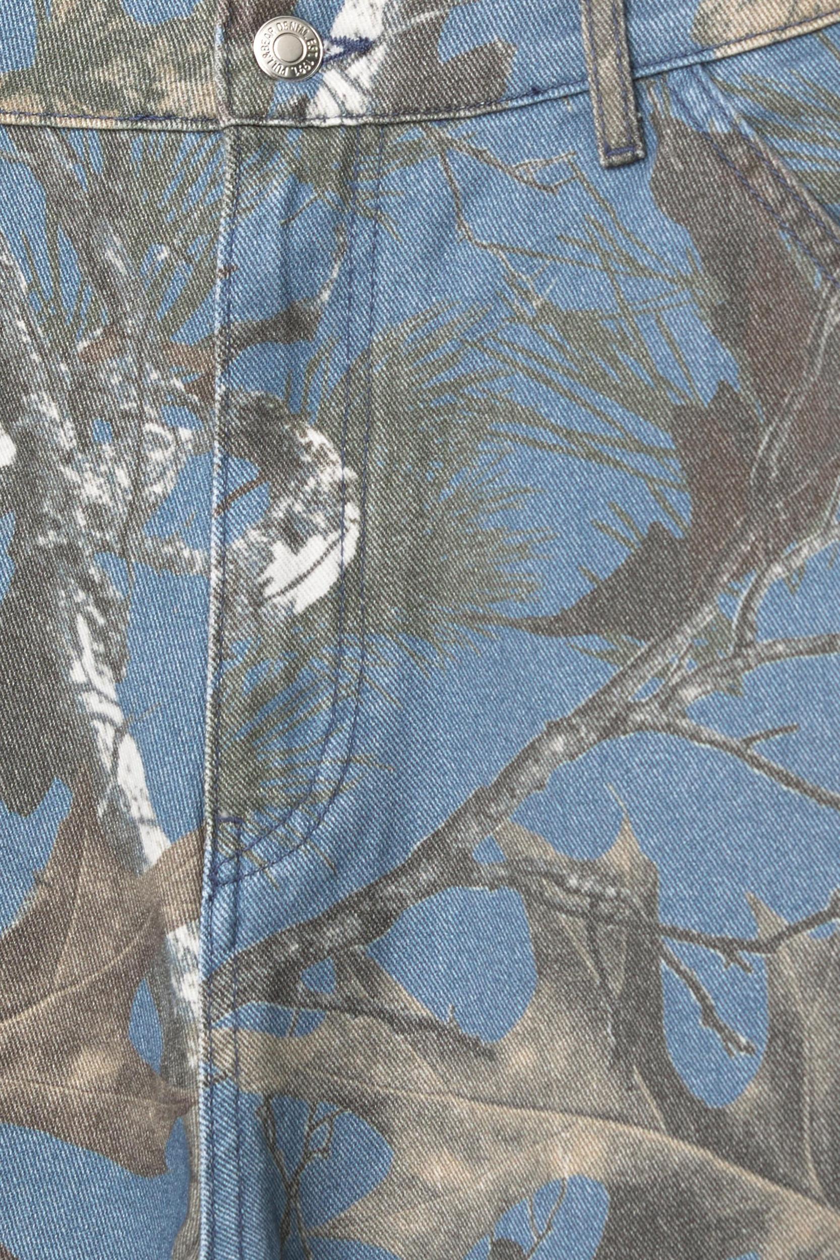 Leaf print baggy Bermuda shorts Product Image