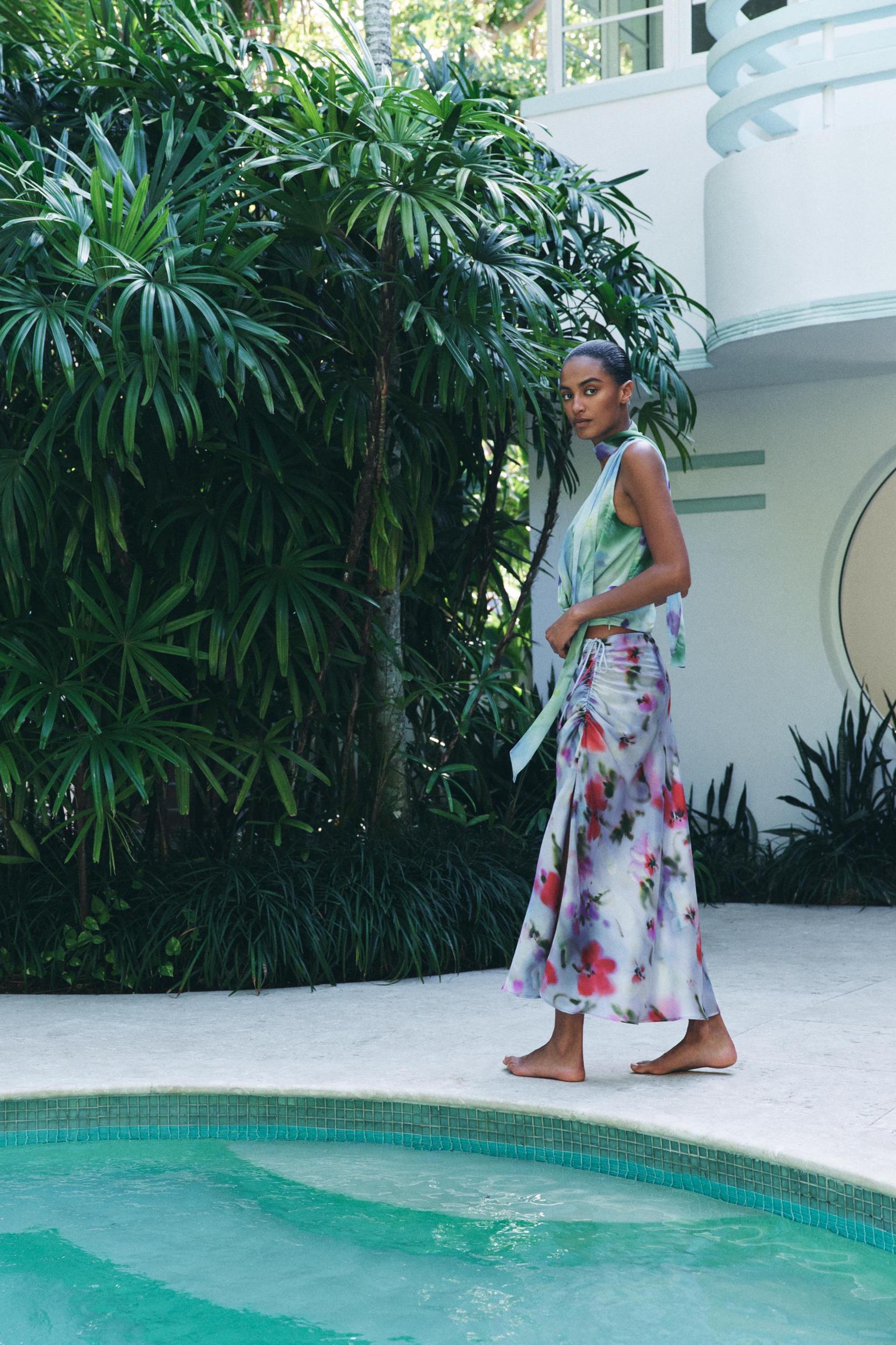 PRINTED TIE TOP Product Image