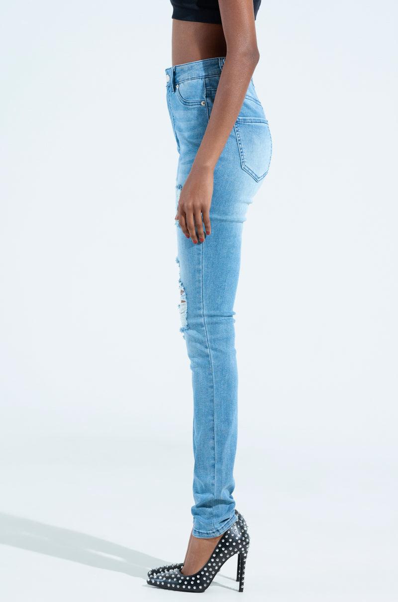 FLEX FIT MEDIUM WASH WITH DISTRESSING Product Image