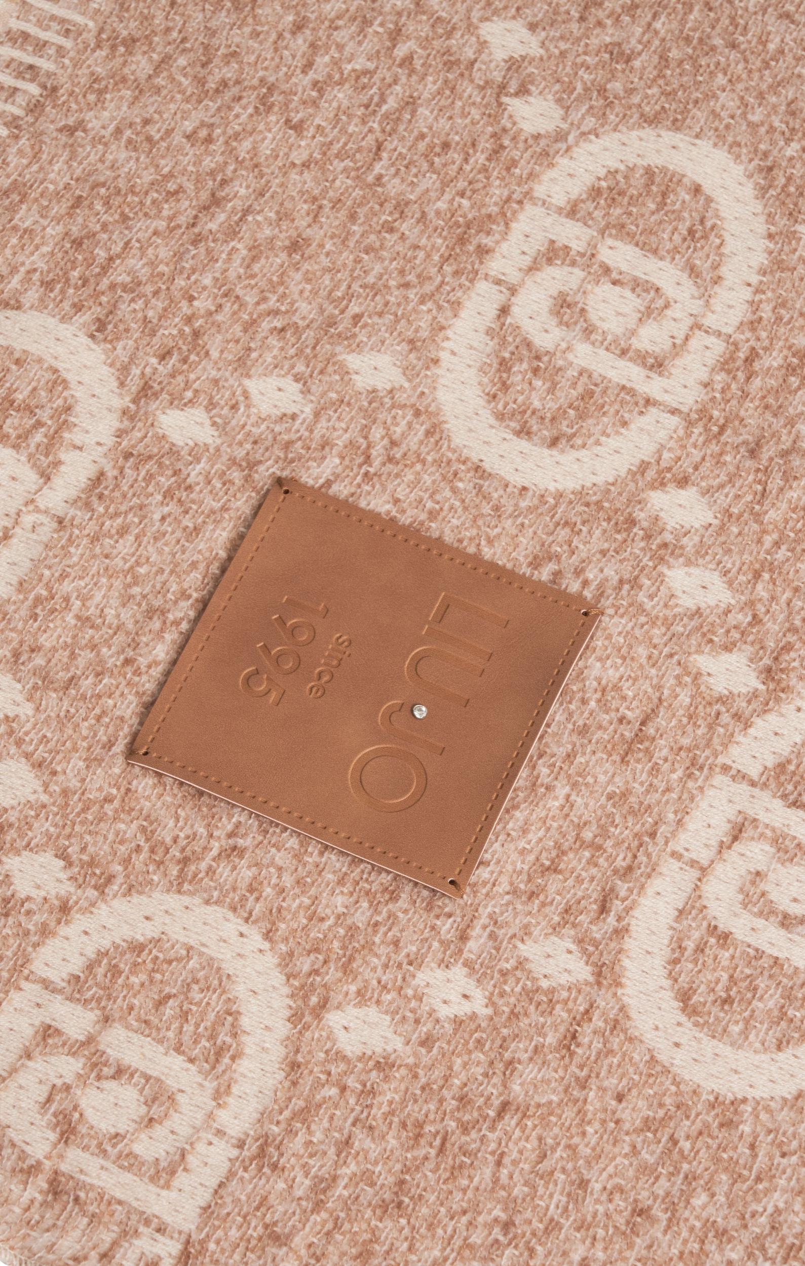 Scarf with logo print Product Image