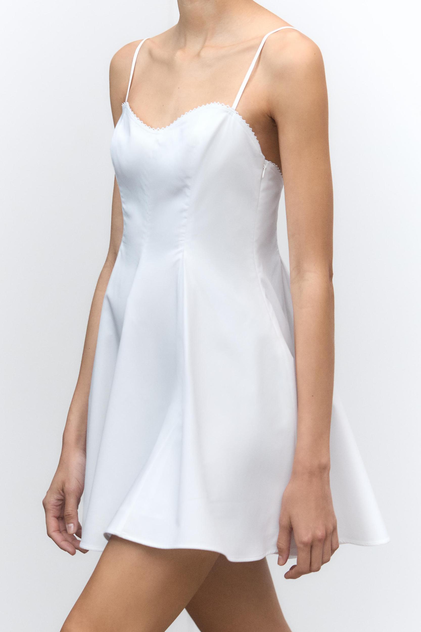 SHORT LACE DRESS Product Image