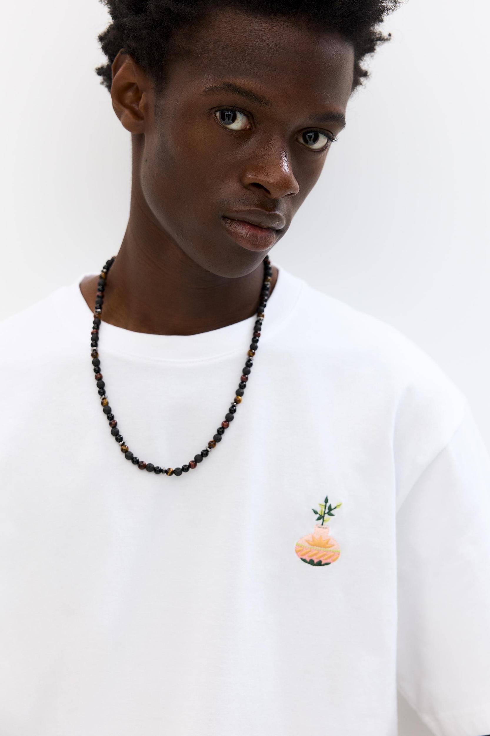 T-shirt with embroidered vase Product Image