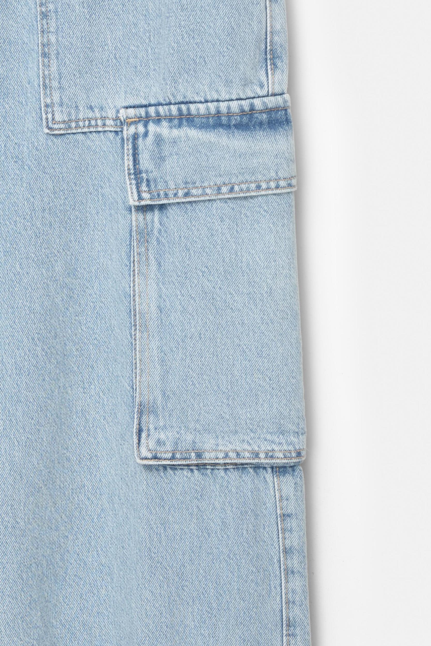 Baggy cargo jeans Product Image