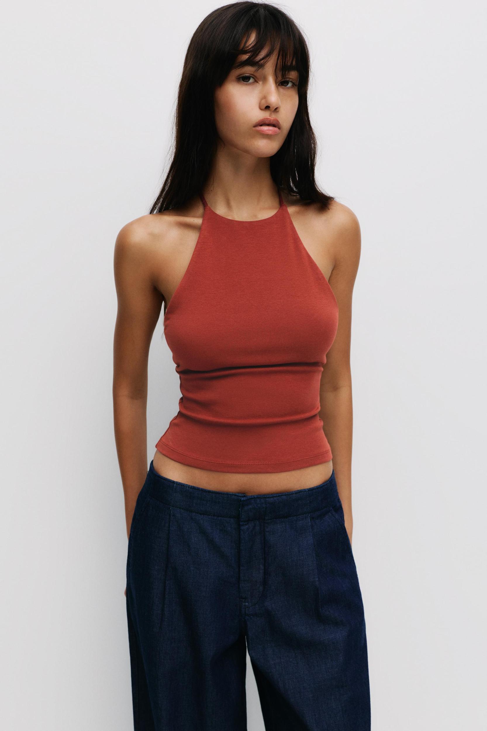 Halter top with straps at the back Product Image
