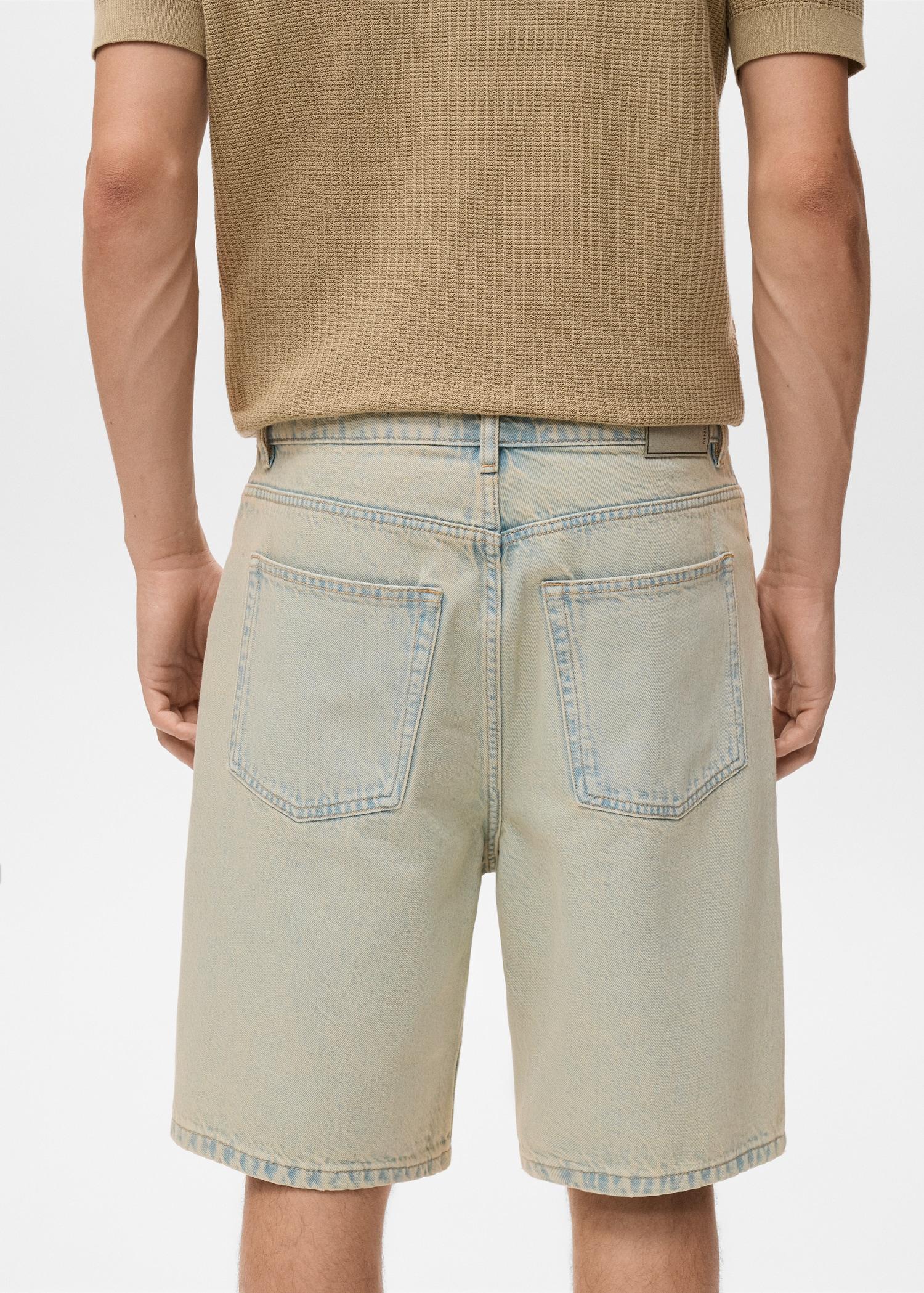 Denim relaxed-fit bermuda shorts - Men | MANGO USA Product Image