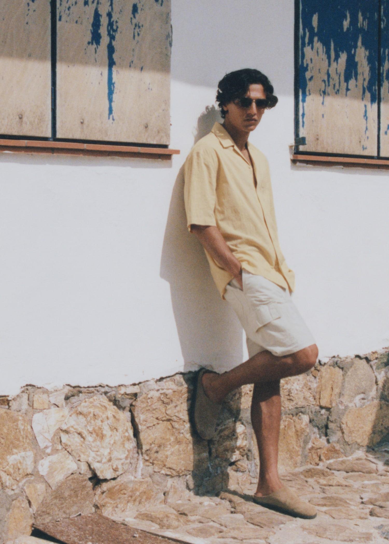 Cargo Bermuda shorts - Men | MANGO USA Product Image