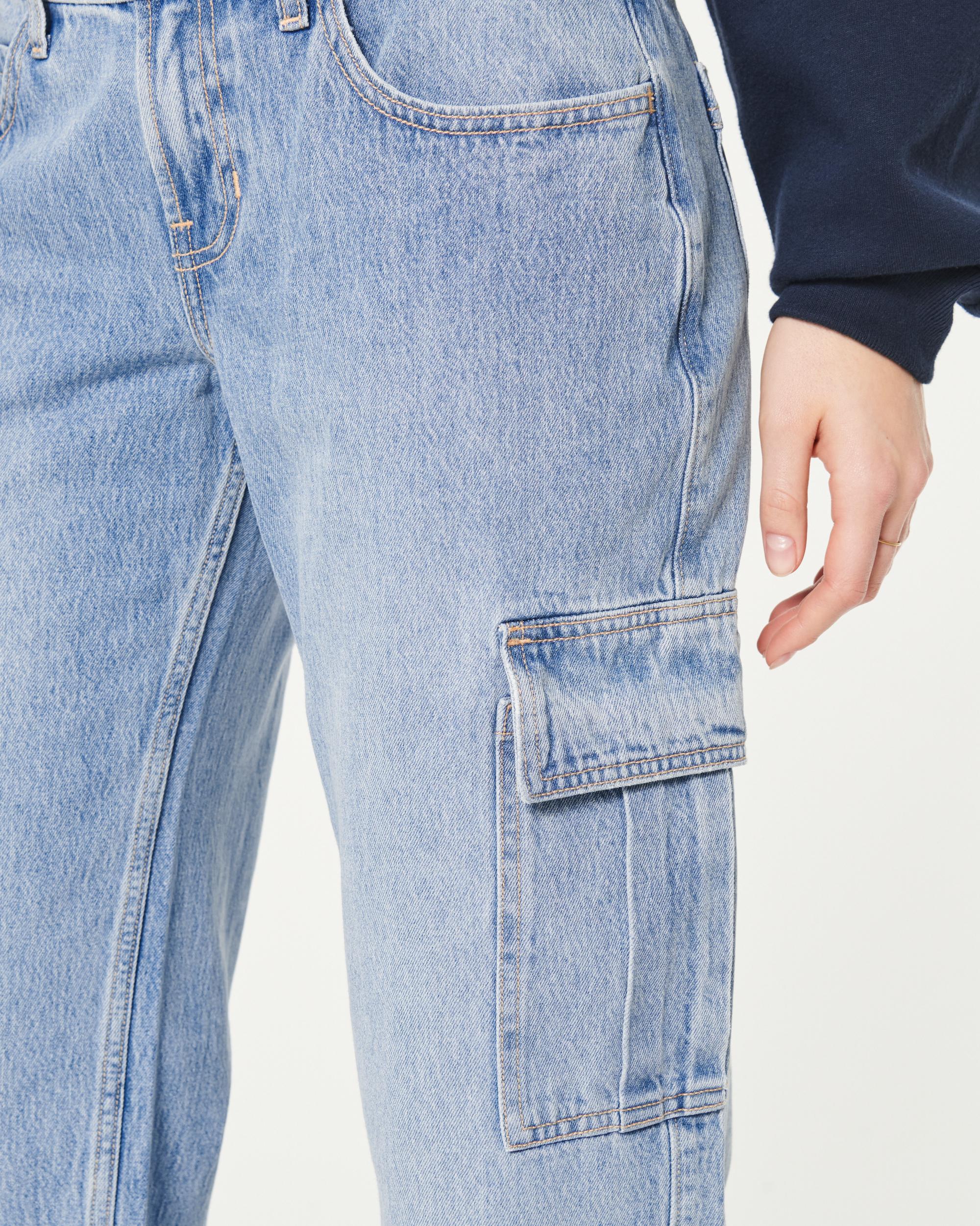 Low-Rise Medium Wash Cargo Baggy Jeans Product Image