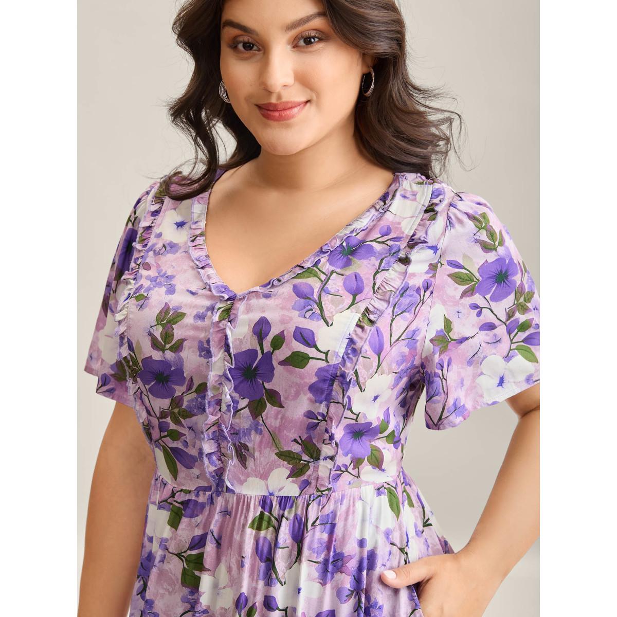 Plus Size Floral Print Ruffled Neck Pockets Midi Dress Lilac Women Romantic V-neck Short sleeve Curvy BloomChic 28/5X Product Image