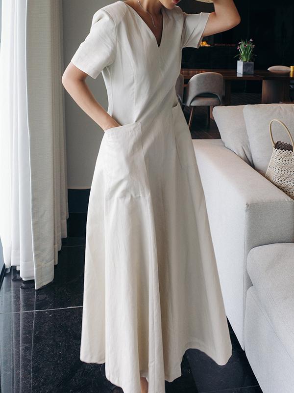 Simple Casual Solid Color Pleated Midi Dress Product Image