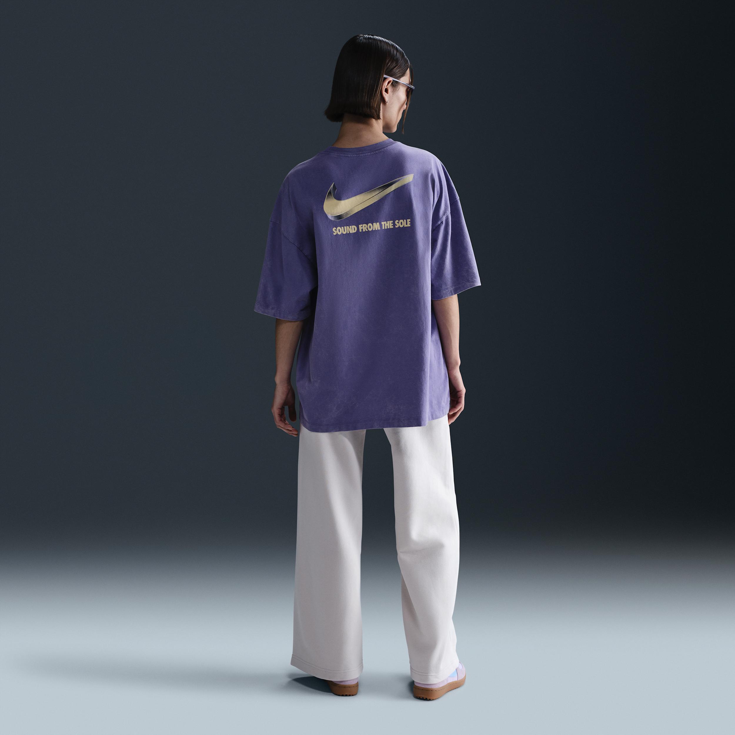 Women's Nike Sportswear Oversized Short-Sleeve T-Shirt Product Image