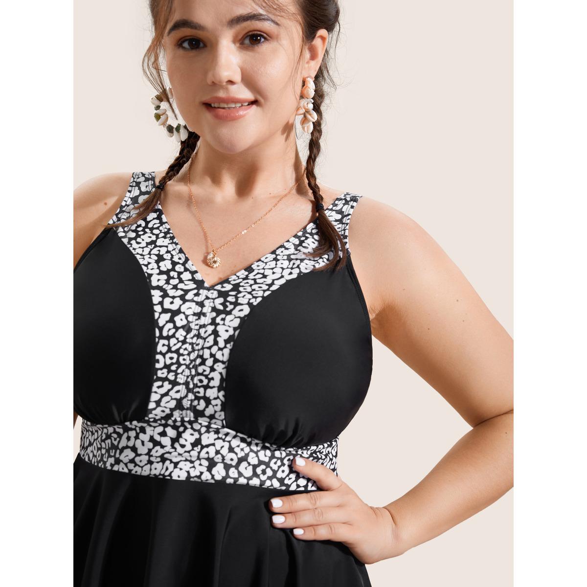 Plus Size Leopard Print Patchwork V Neck Swim Top Women's Swimwear Black Beach Contrast High stretch Skinny V-neck Curve Swim Tops BloomChic 10/M Product Image