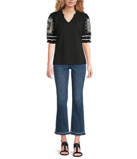 Calessa Petite Size Embroidered Split V-Neck Short Balloon Sleeve Blouse Product Image