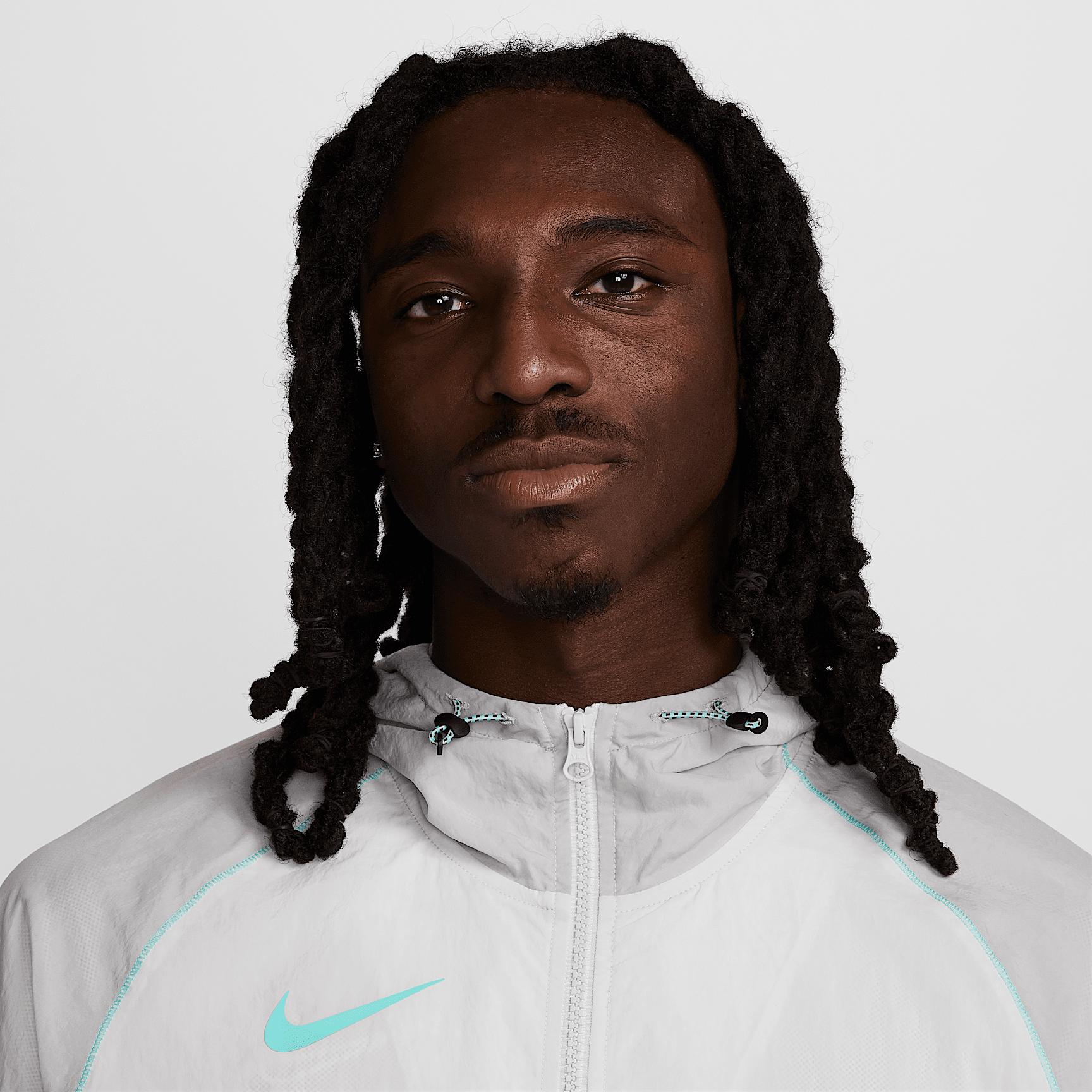 Nike Men's Strike+ Water-Repellent Hooded Soccer Jacket Product Image