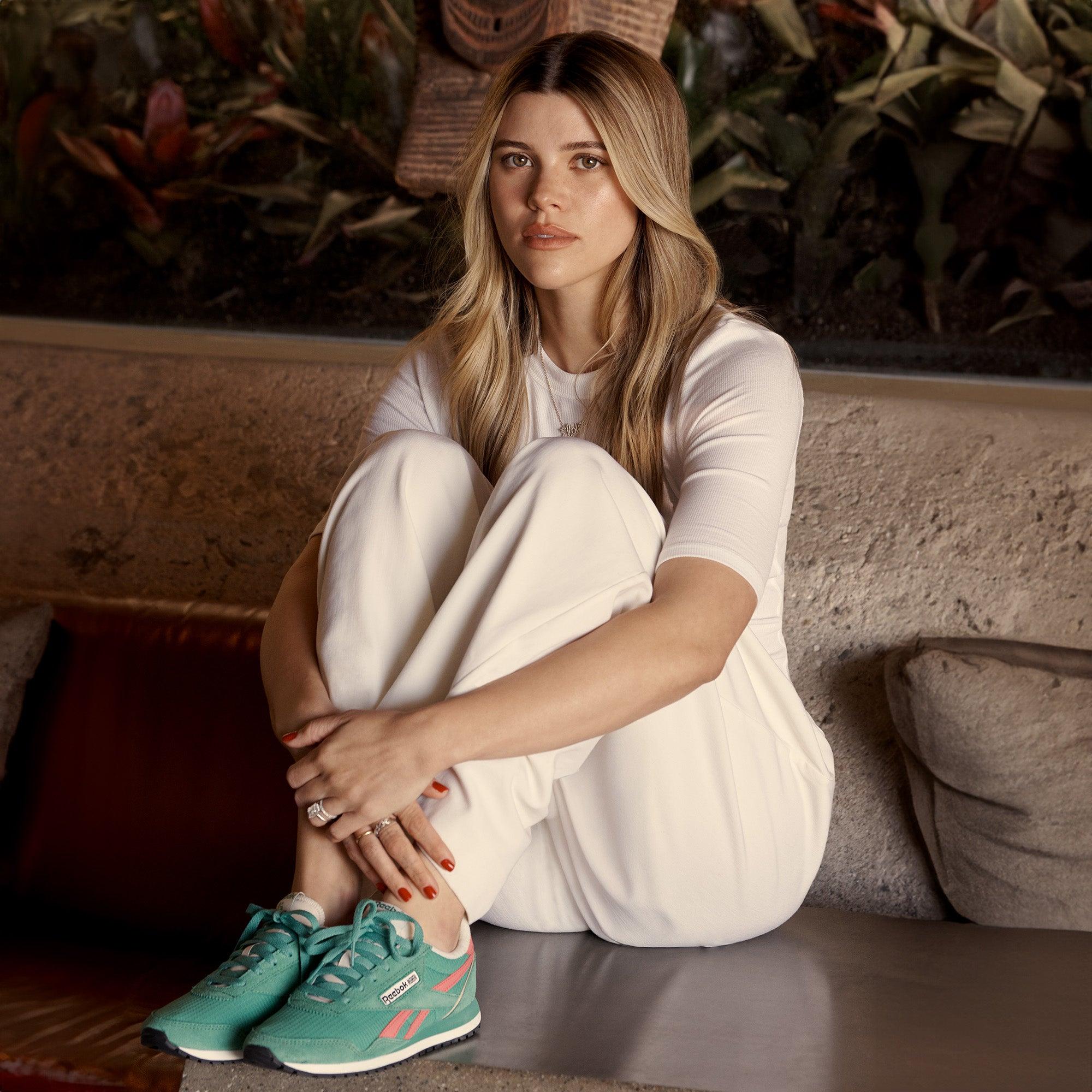 Women's Classic AZ Shoes Female Product Image