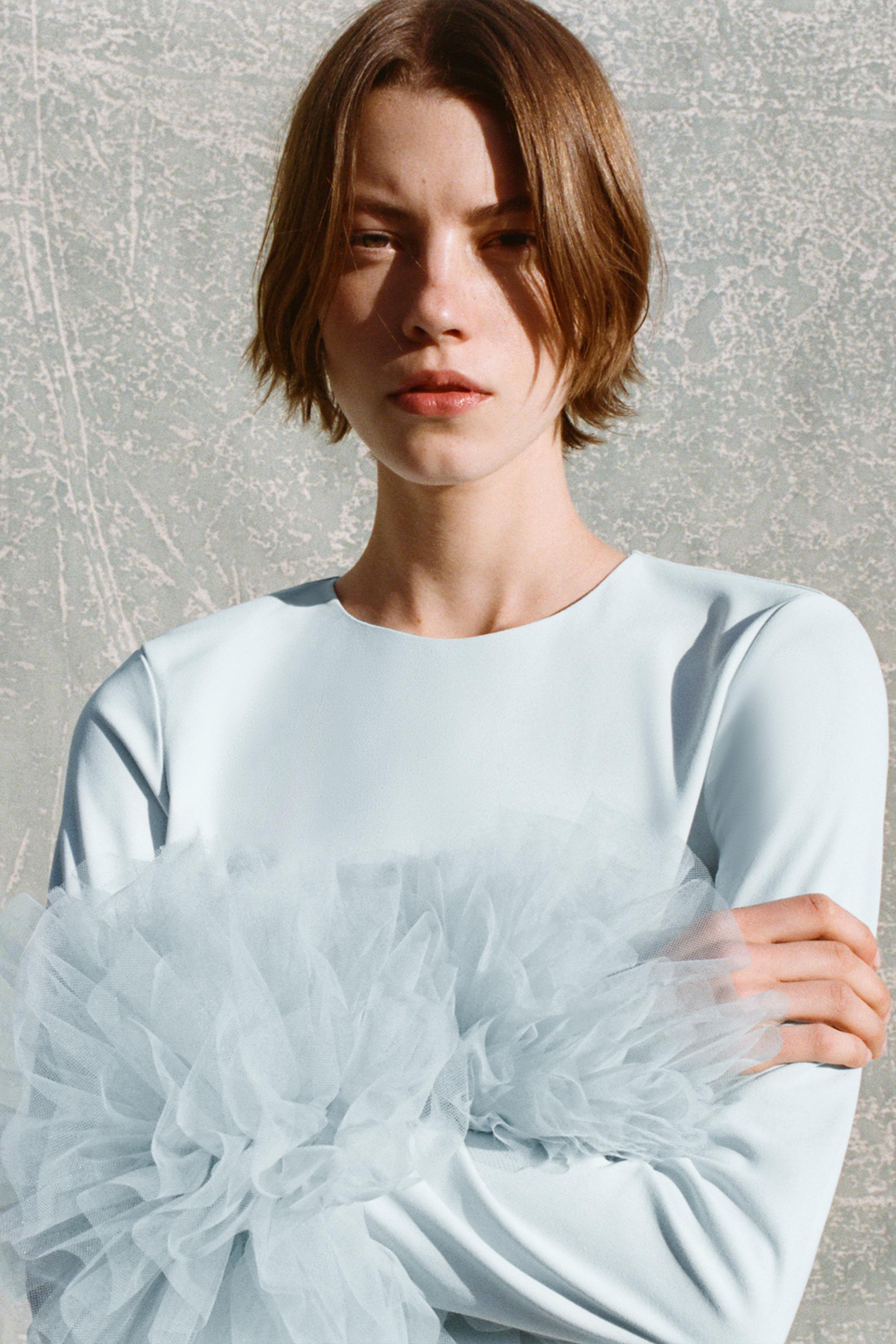 SHORT TULLE CUFF VOLUME DRESS Product Image