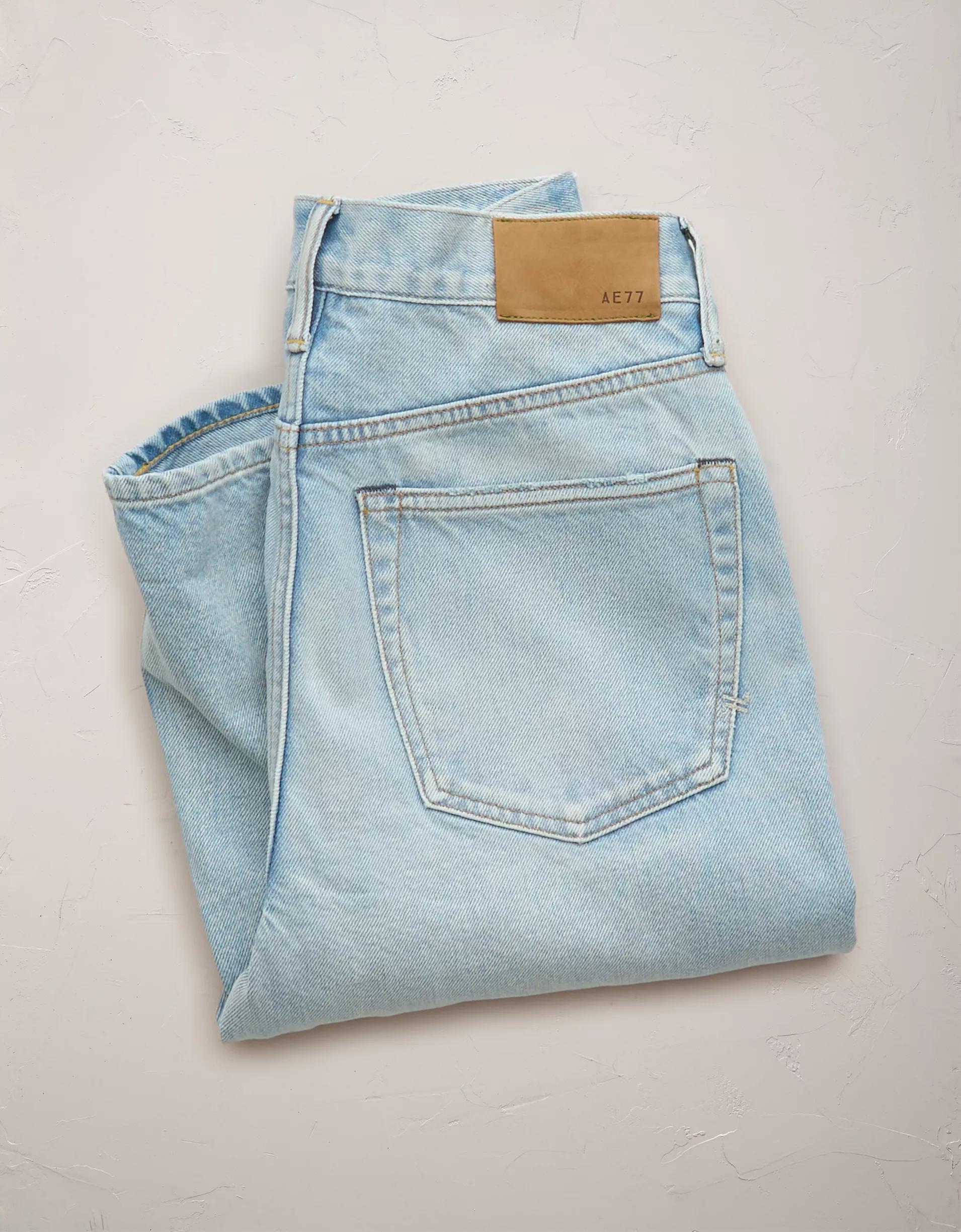 AE77 Premium Stovepipe Jean Product Image