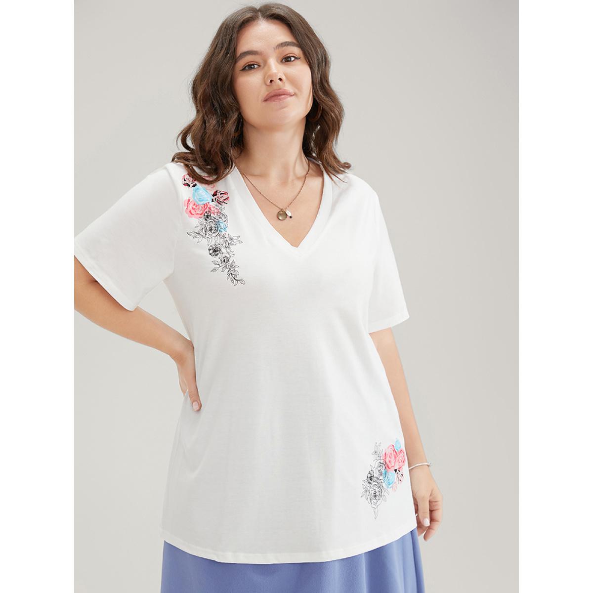 Plus Size Floral Printed Contrast V Neck T-shirt White Women Casual Printed Floral V-neck Dailywear T-shirts BloomChic 22-24/3X Product Image