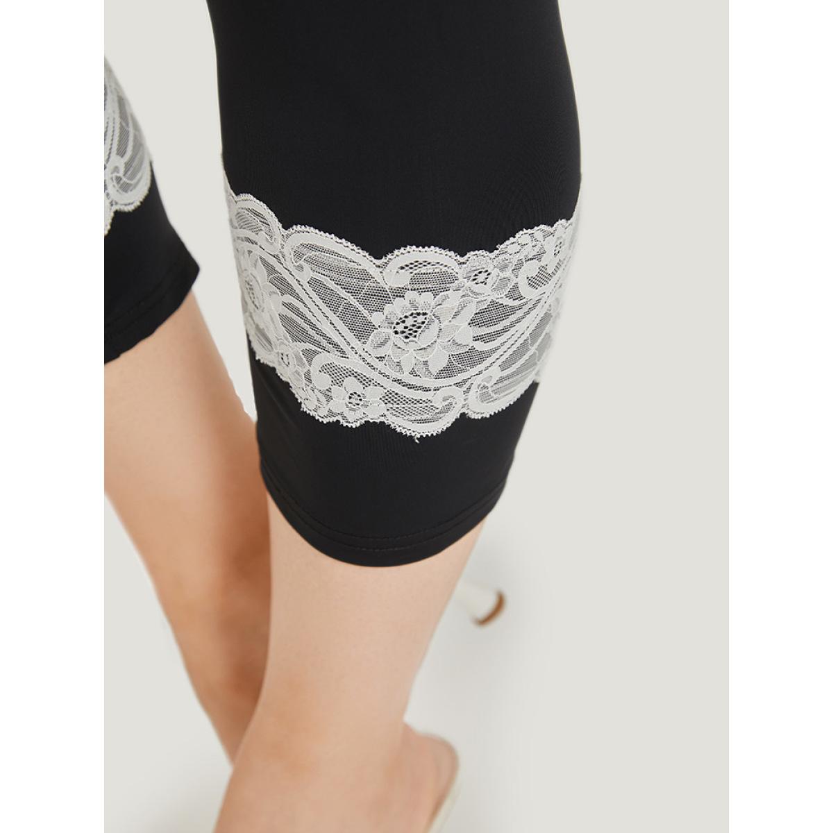 Plus Size Guipure Lace Elastic Waist Cropped Leggings Women Black Elegant High stretch Skinny High Rise Dailywear Leggings BloomChic 18-20/2X Product Image