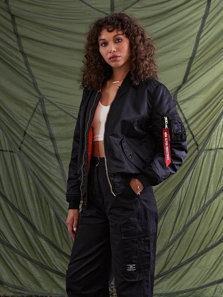 MA-1 BOMBER JACKET WOMENS - BLACK / XS Product Image