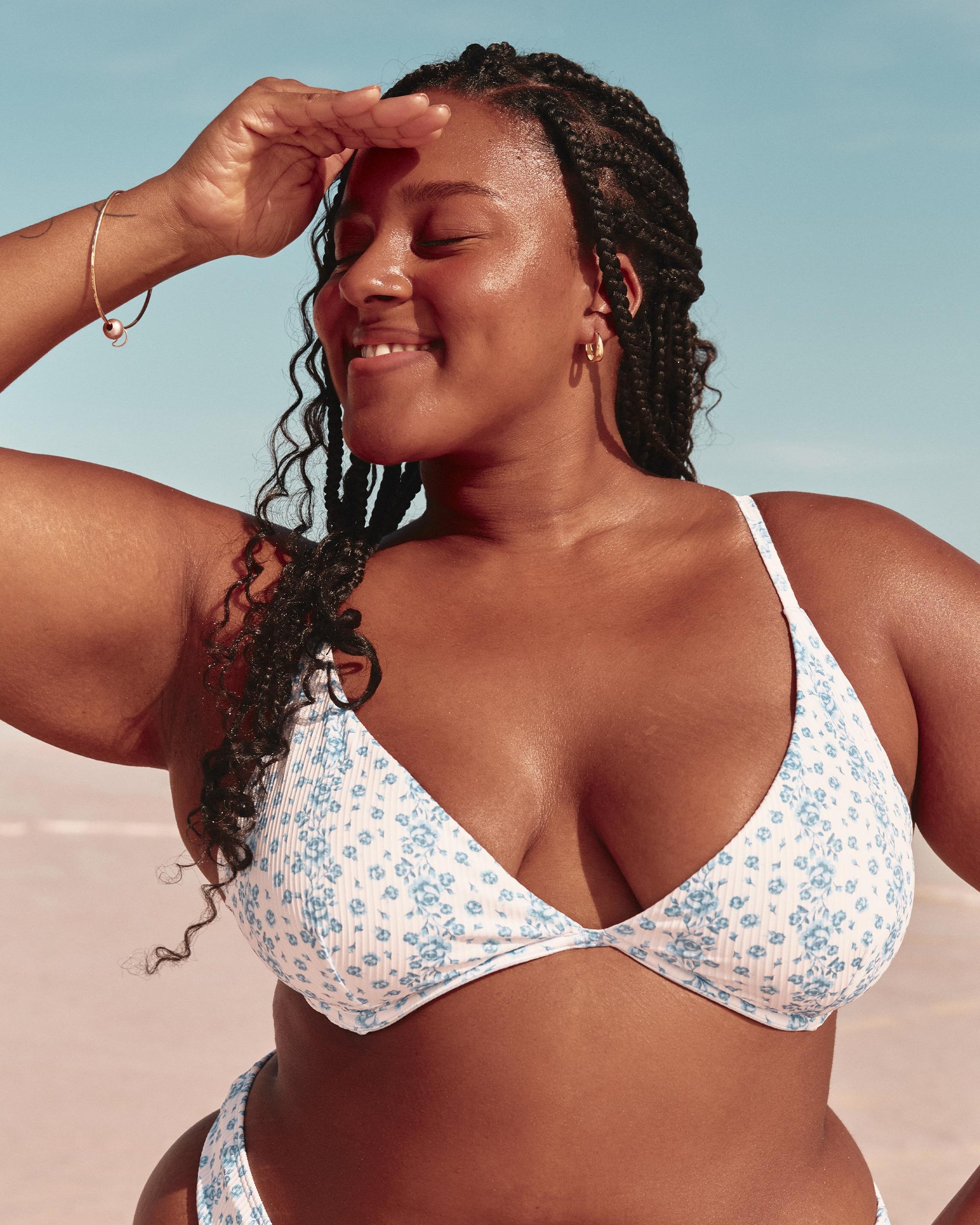 Ribbed Plunge Underwire Bikini Top Product Image