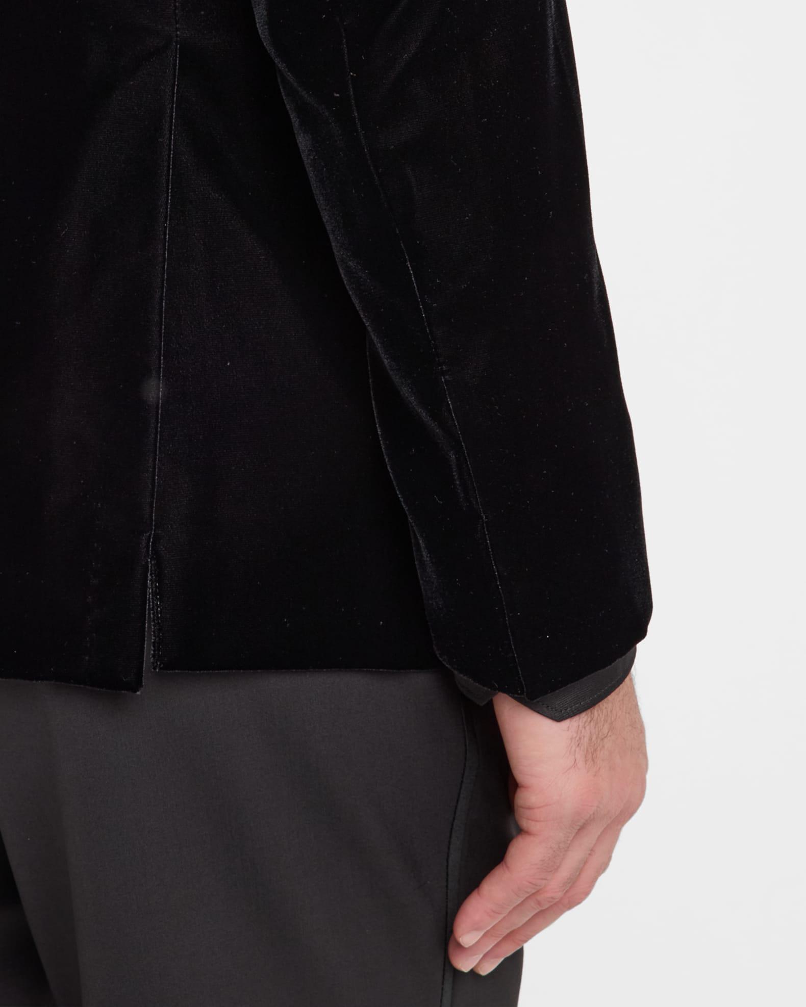 Men's Velvet Notch Lapel Dinner Jacket Product Image