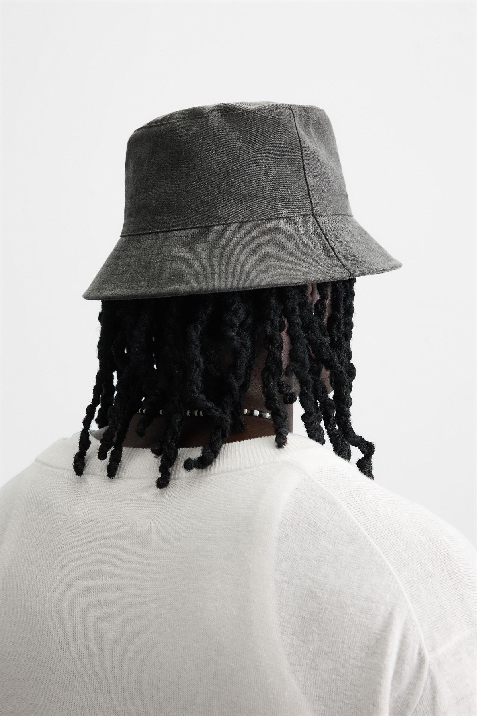 CONTRAST EMBROIDERY BUCKET HAT Product Image